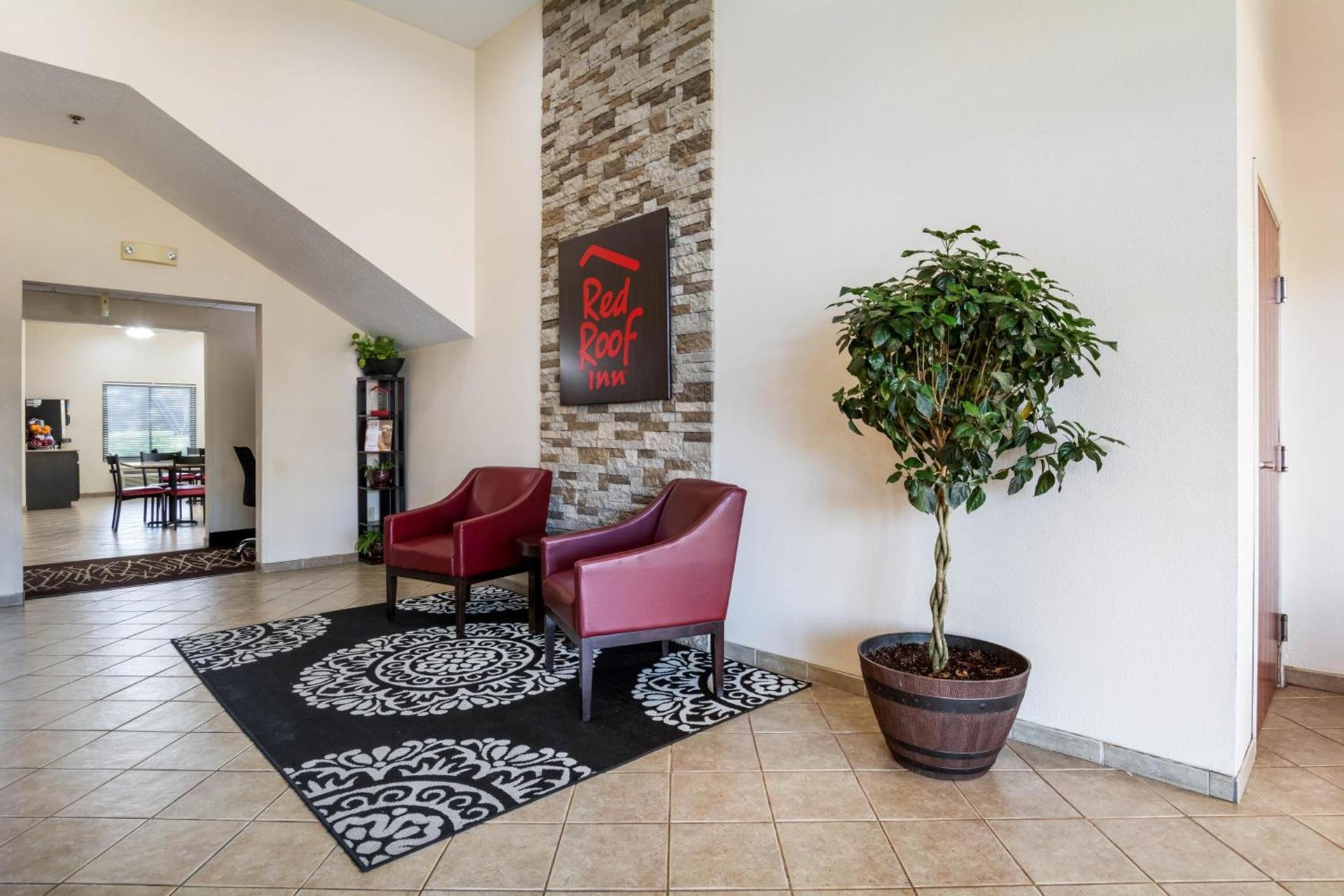 Red Roof Inn Carrollton photo 10
