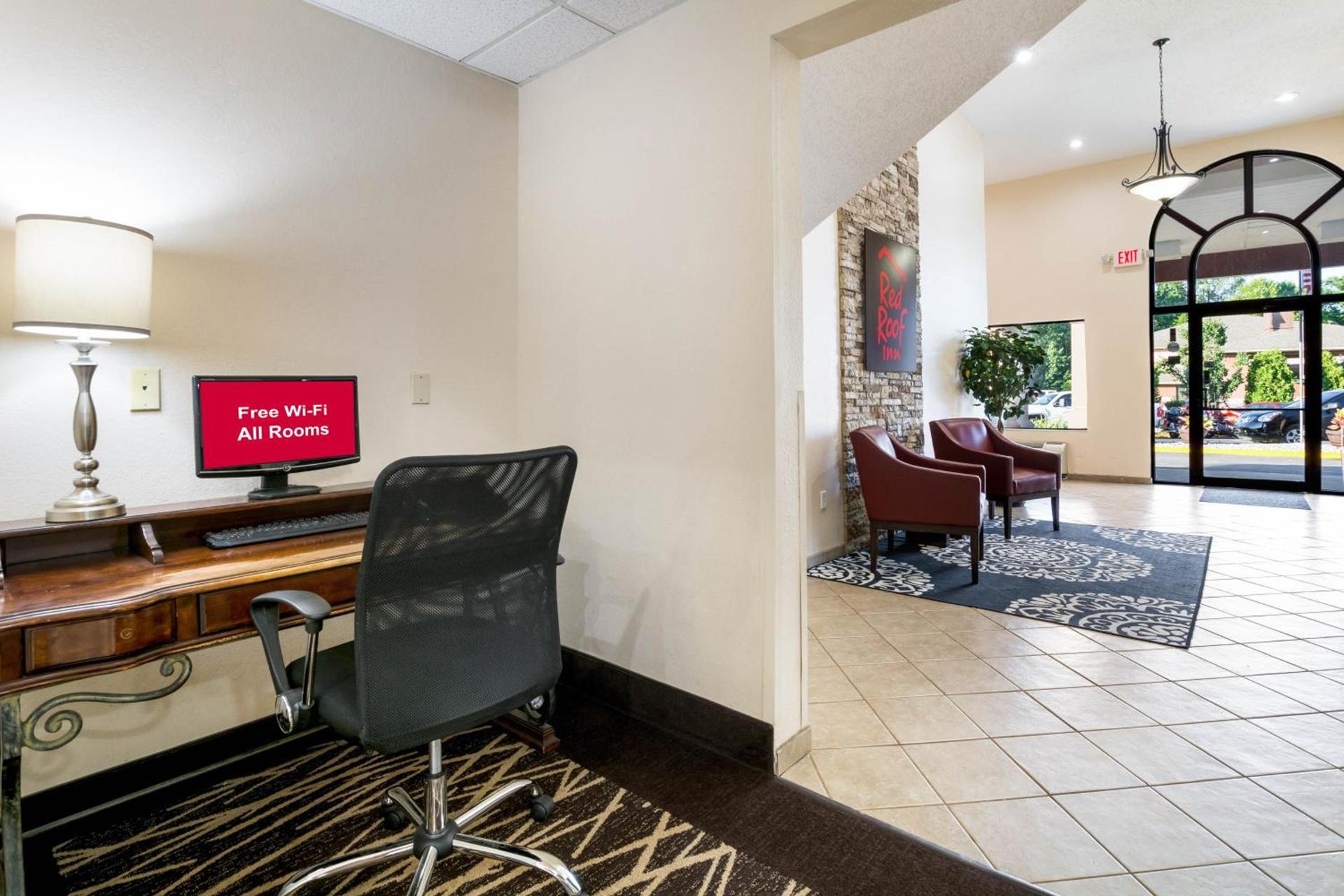 Red Roof Inn Carrollton photo 18