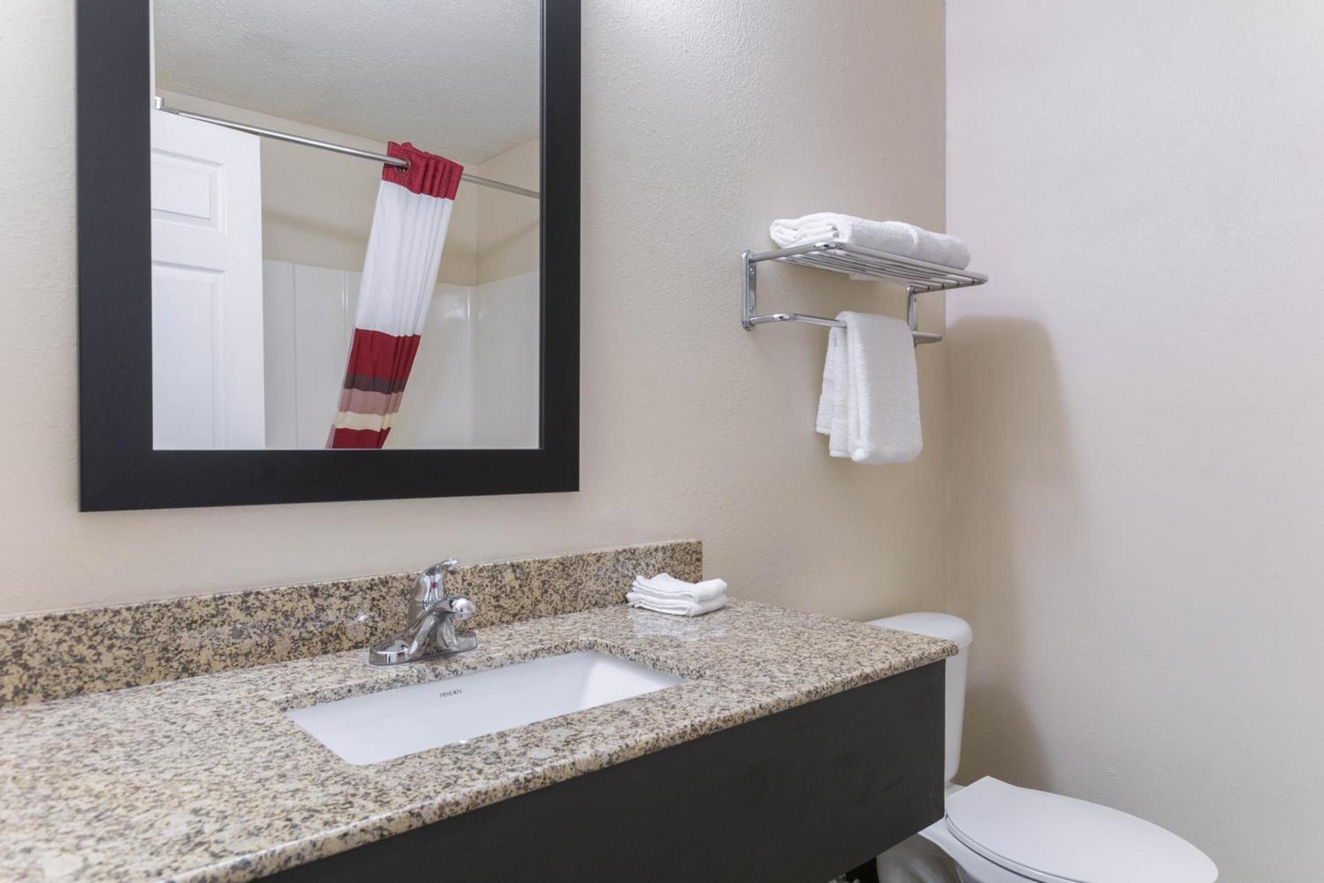 Red Roof Inn Carrollton photo 31