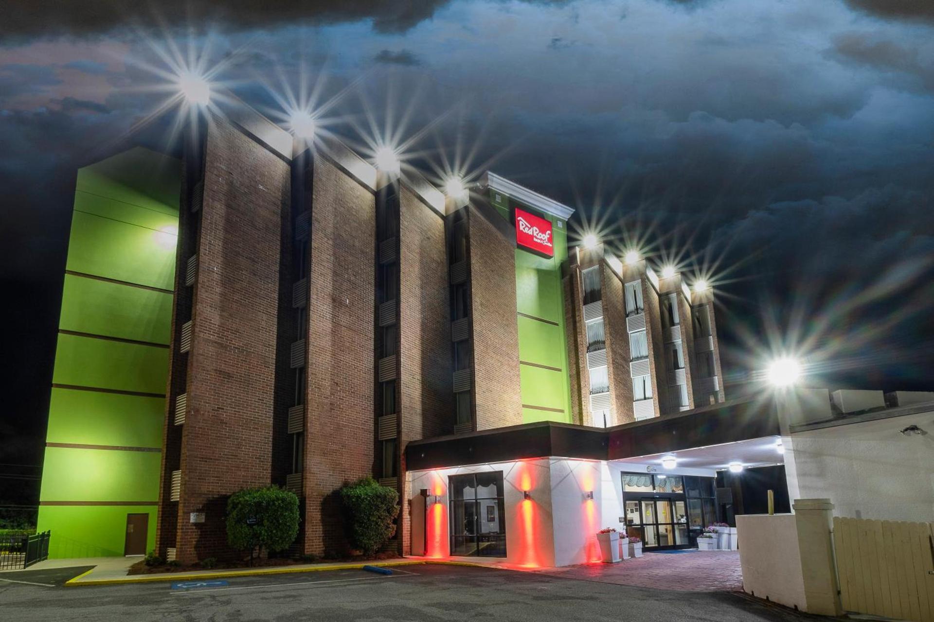 Red Roof Inn & Suites Macon photo 2
