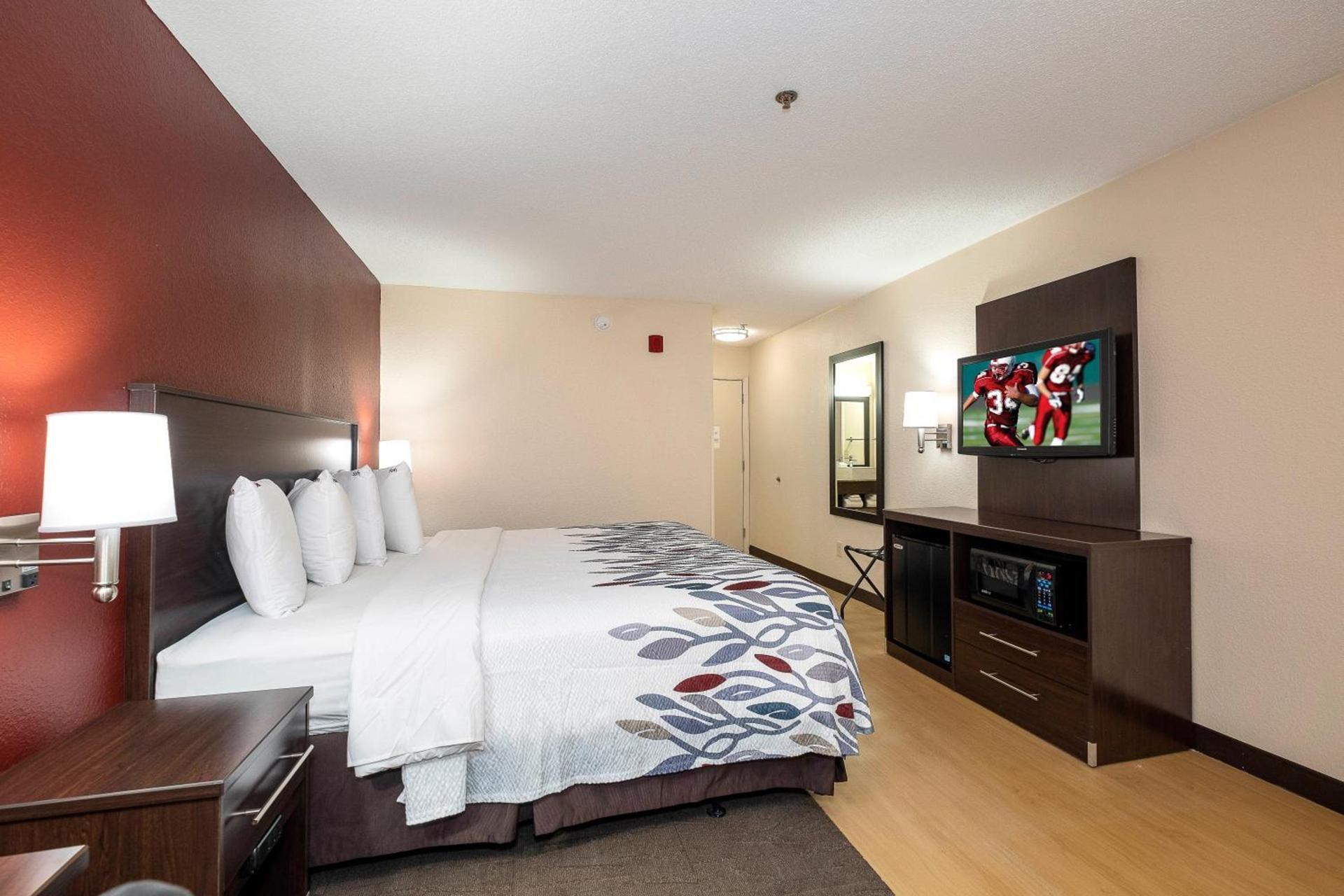 Red Roof Inn Raleigh Southwest - Cary photo 9