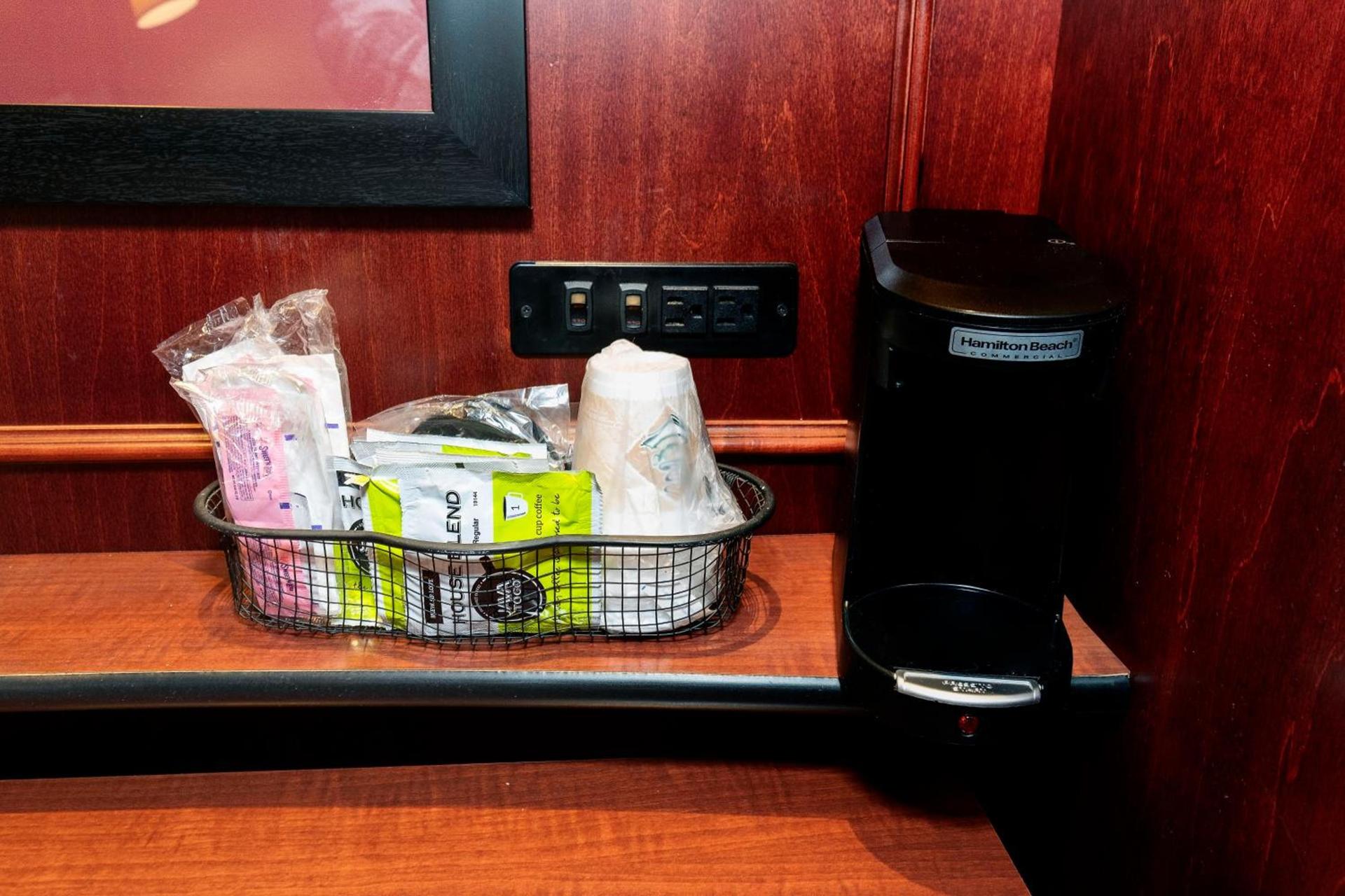 Red Roof Inn - Meriden - CT photo 24