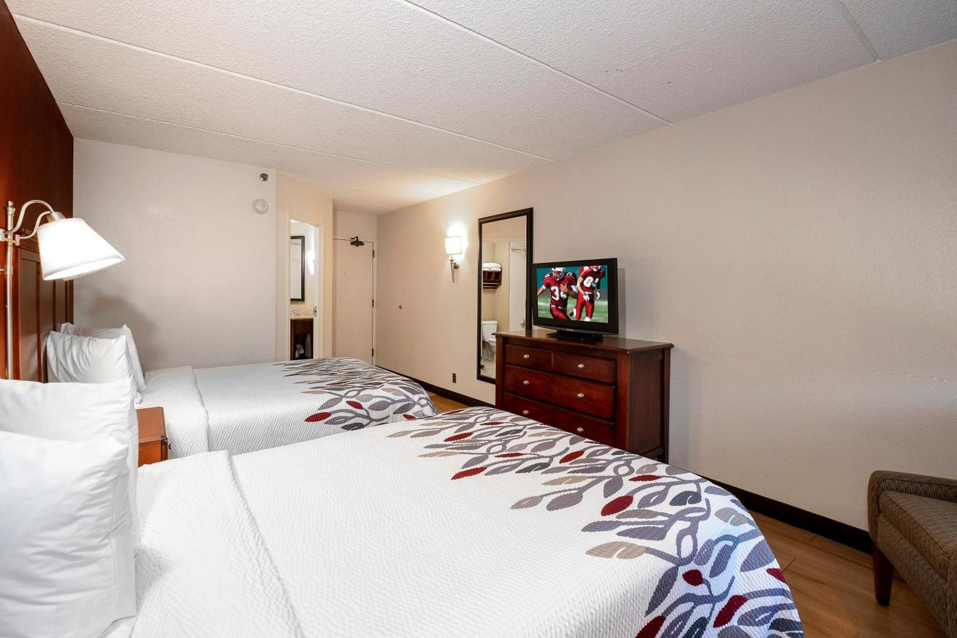 Red Roof Inn - Meriden - CT photo 18
