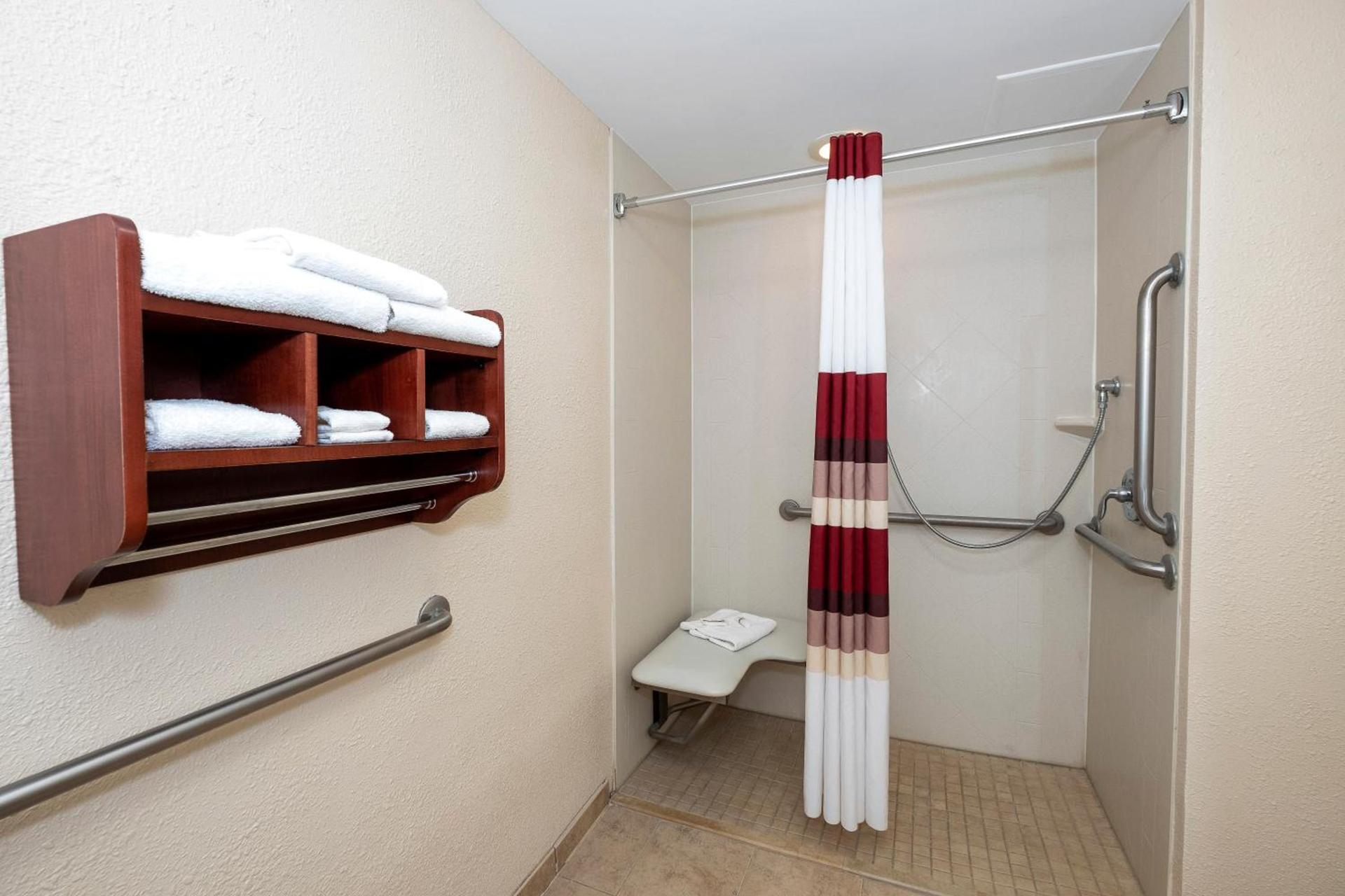 Red Roof Inn - Meriden - CT photo 27