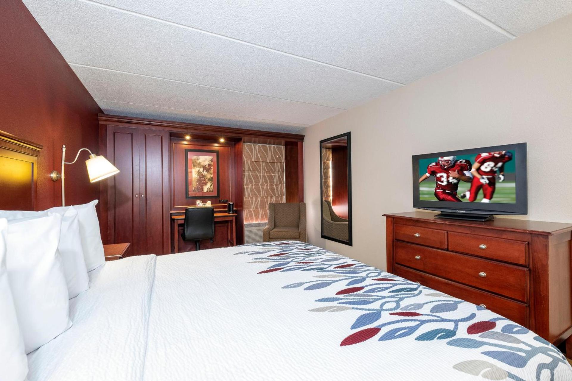 Red Roof Inn - Meriden - CT photo 16