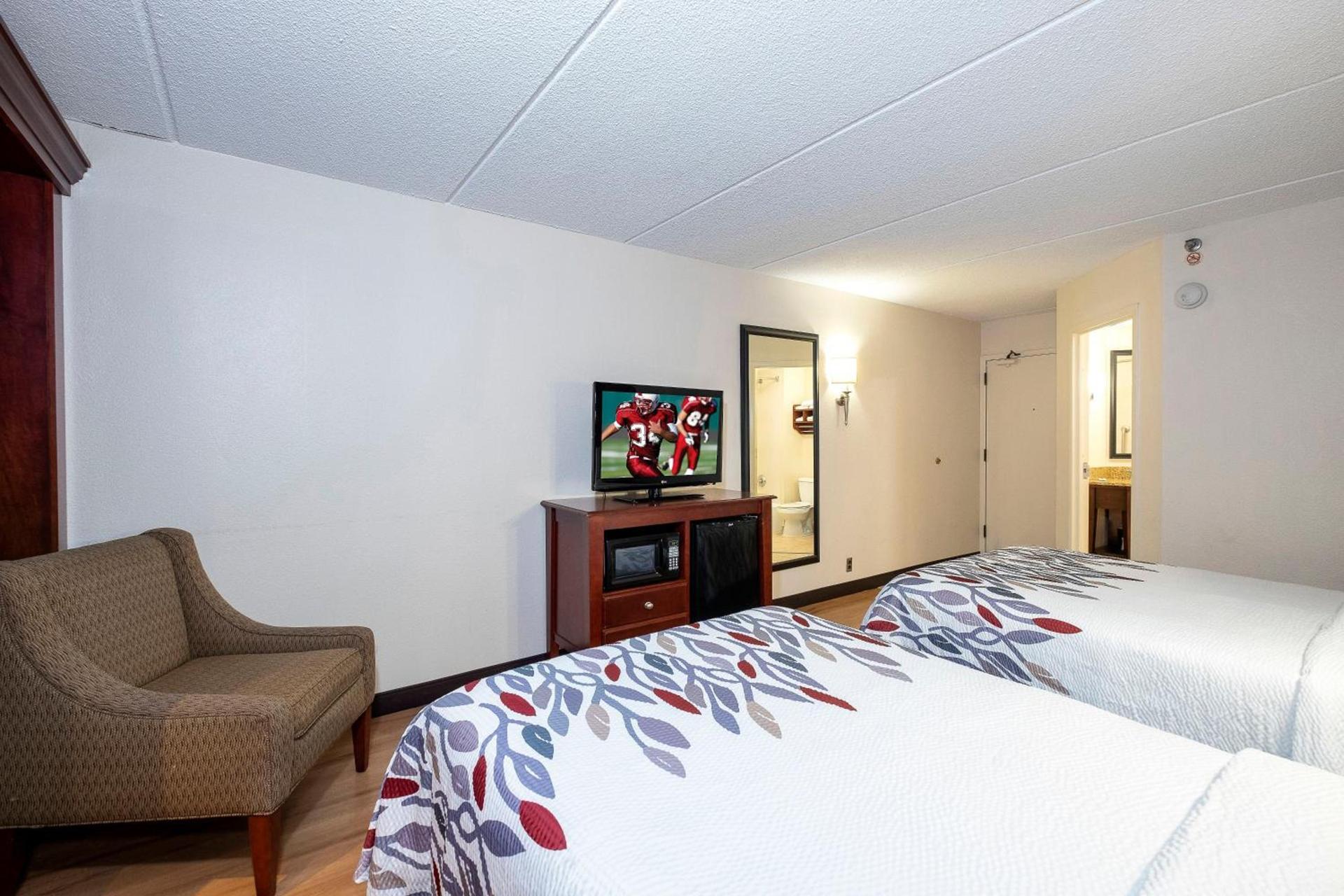 Red Roof Inn - Meriden - CT photo 19
