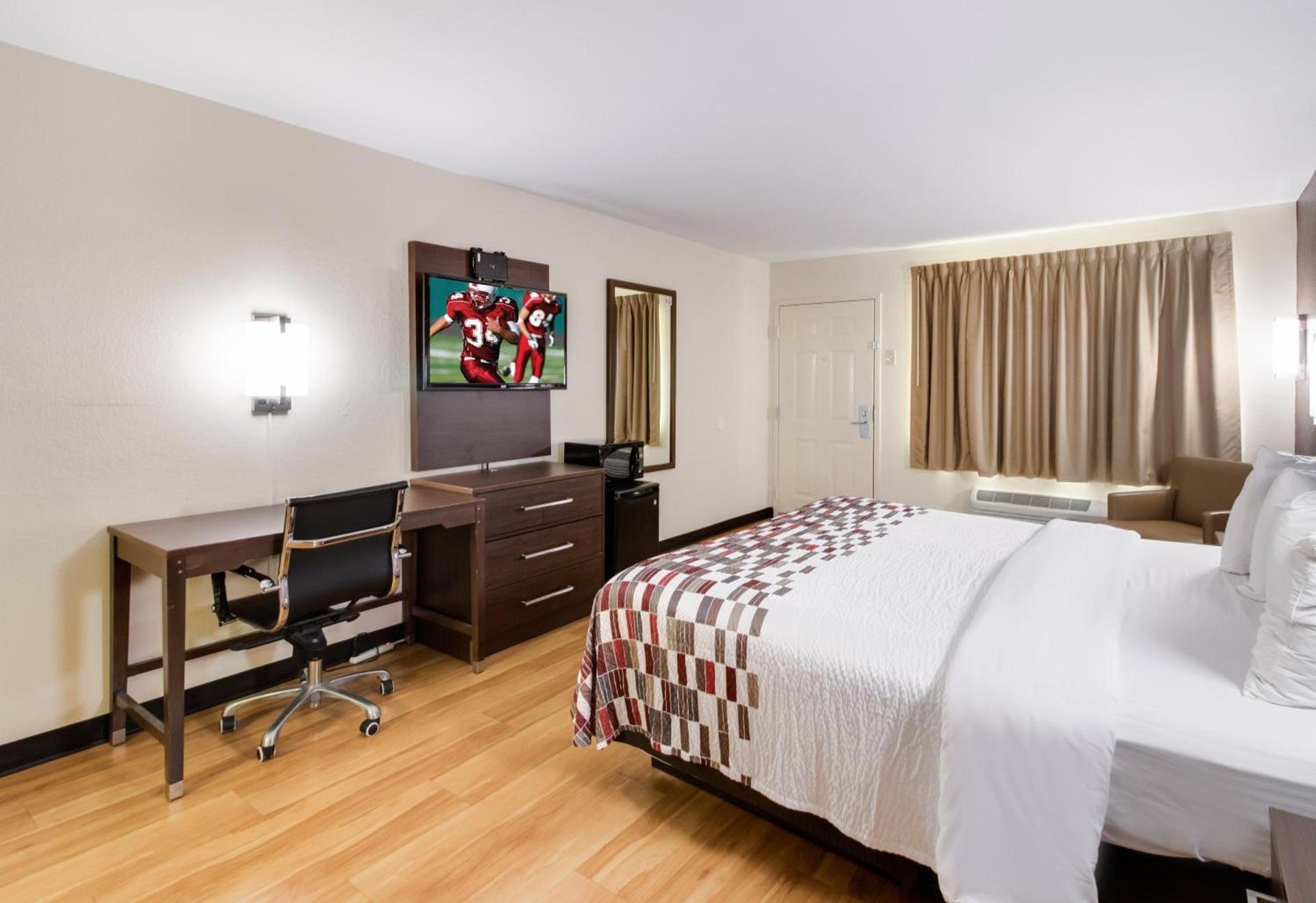 Red Roof Inn & Suites Commerce - Athens photo 28