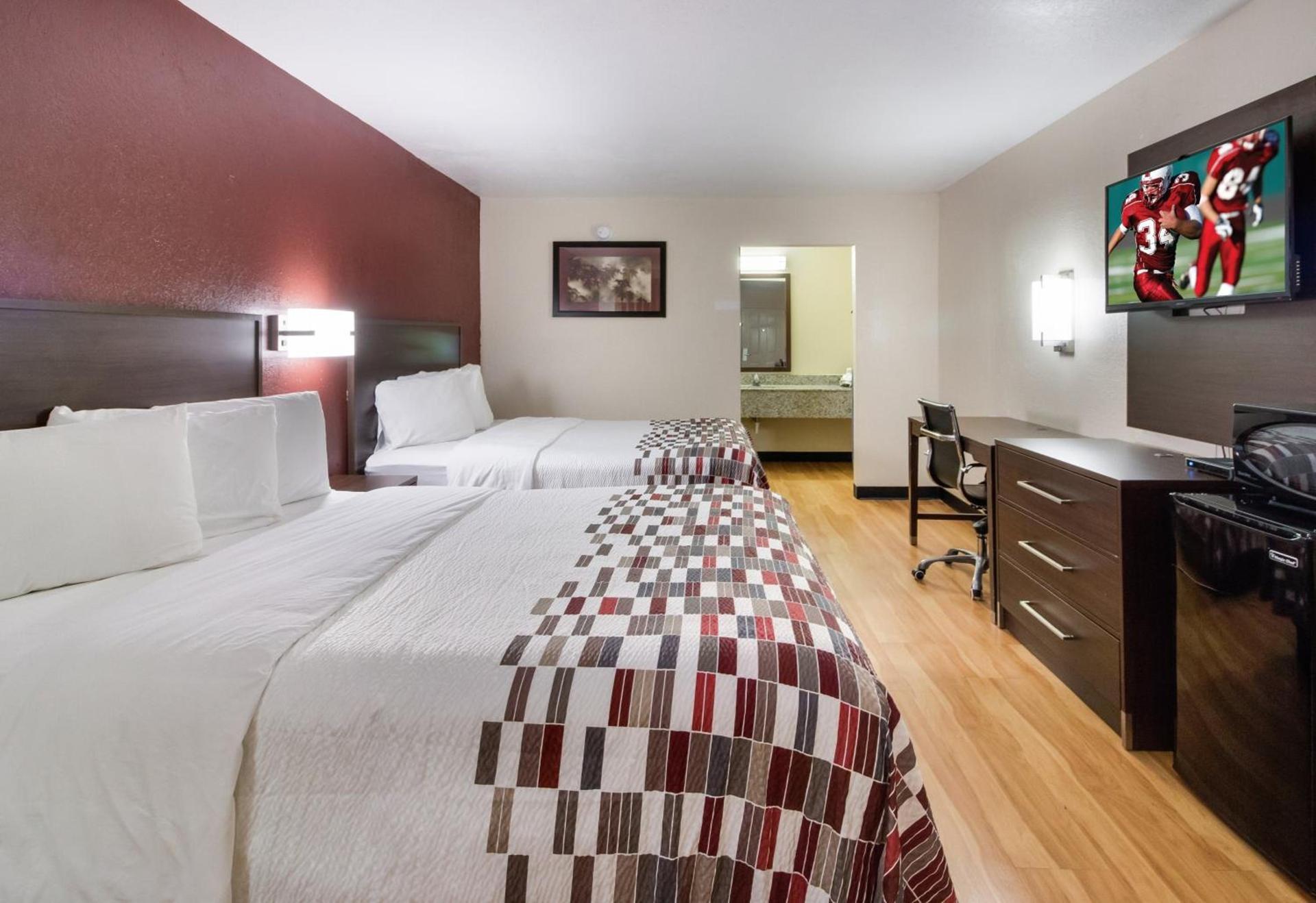 Red Roof Inn & Suites Commerce - Athens photo 29
