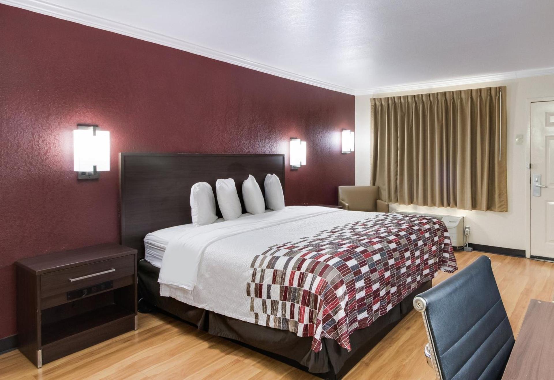 Red Roof Inn & Suites Commerce - Athens photo 34