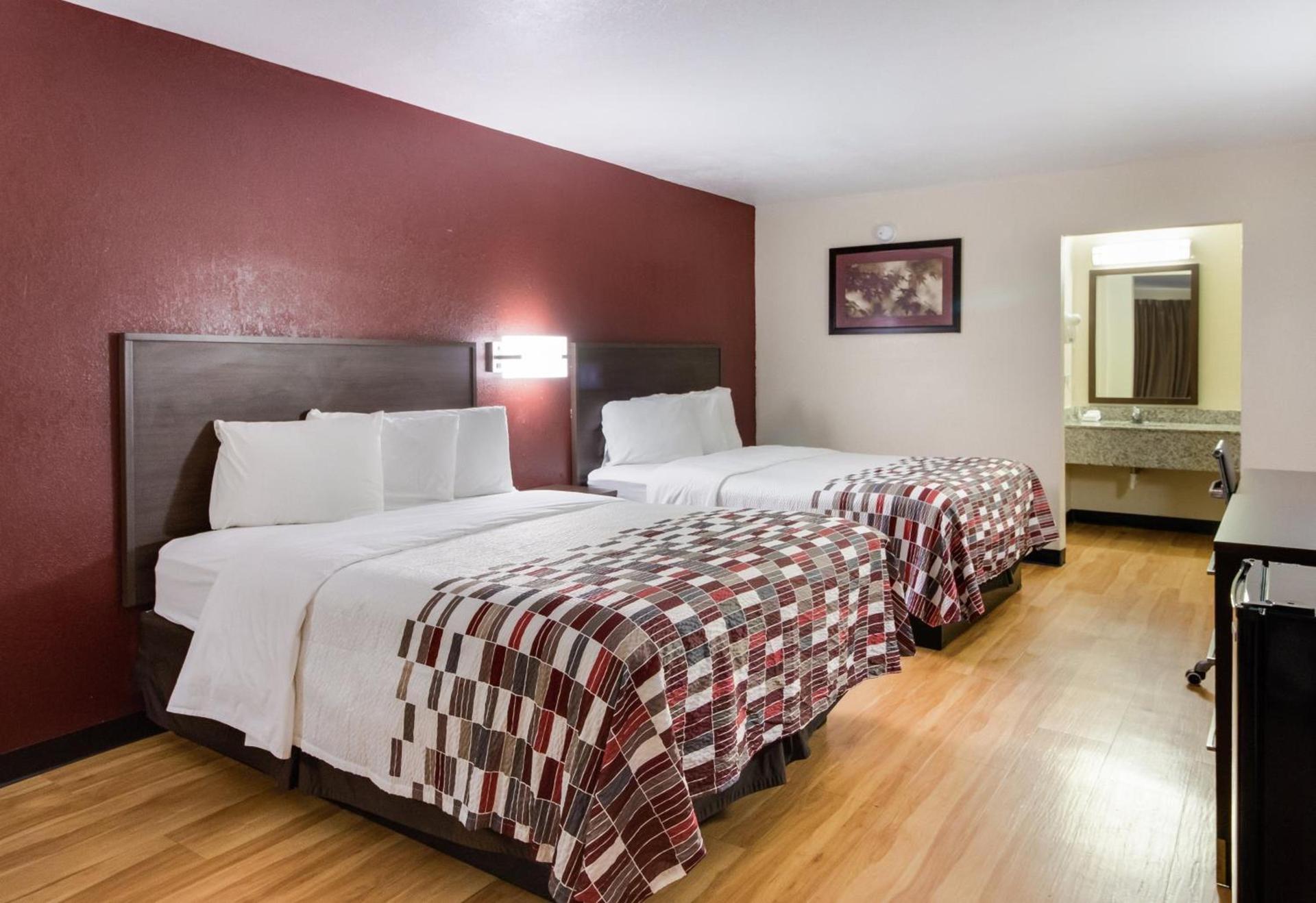 Red Roof Inn & Suites Commerce - Athens photo 31
