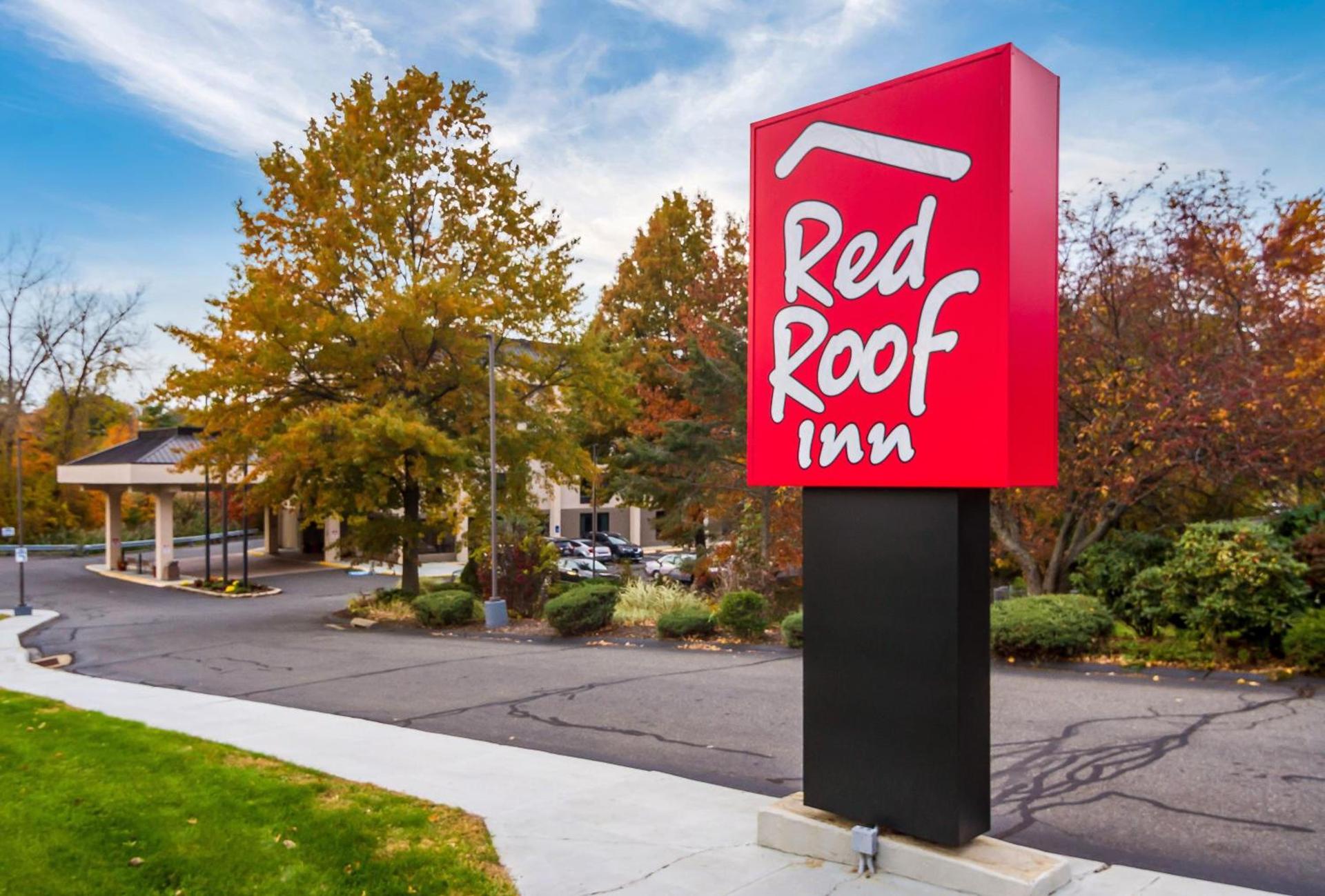 Red Roof Inn - Meriden - CT photo 2