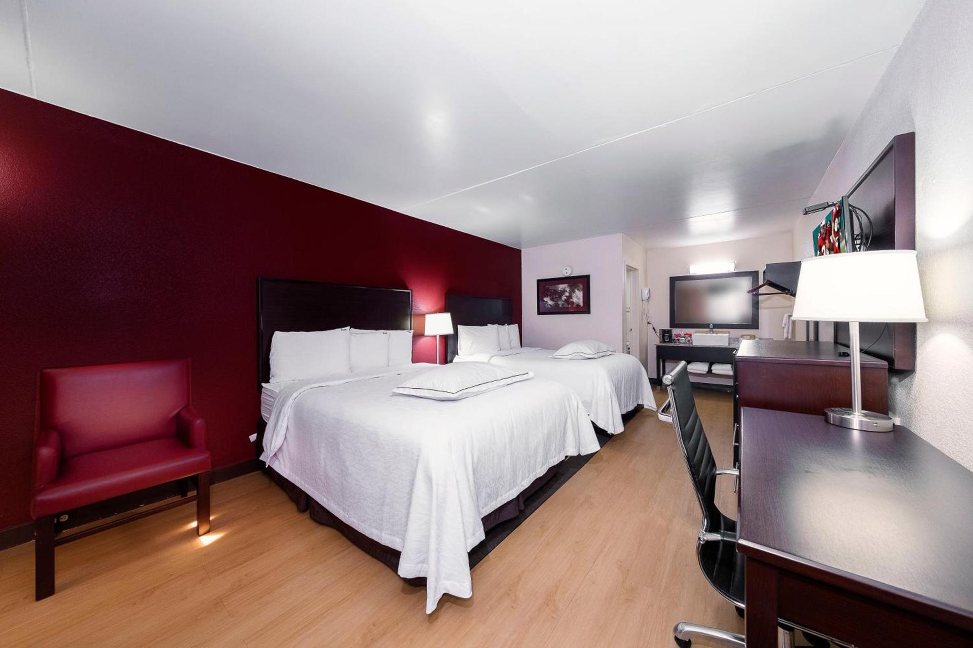 Red Roof Inn PLUS+ Huntsville – Madison photo 16