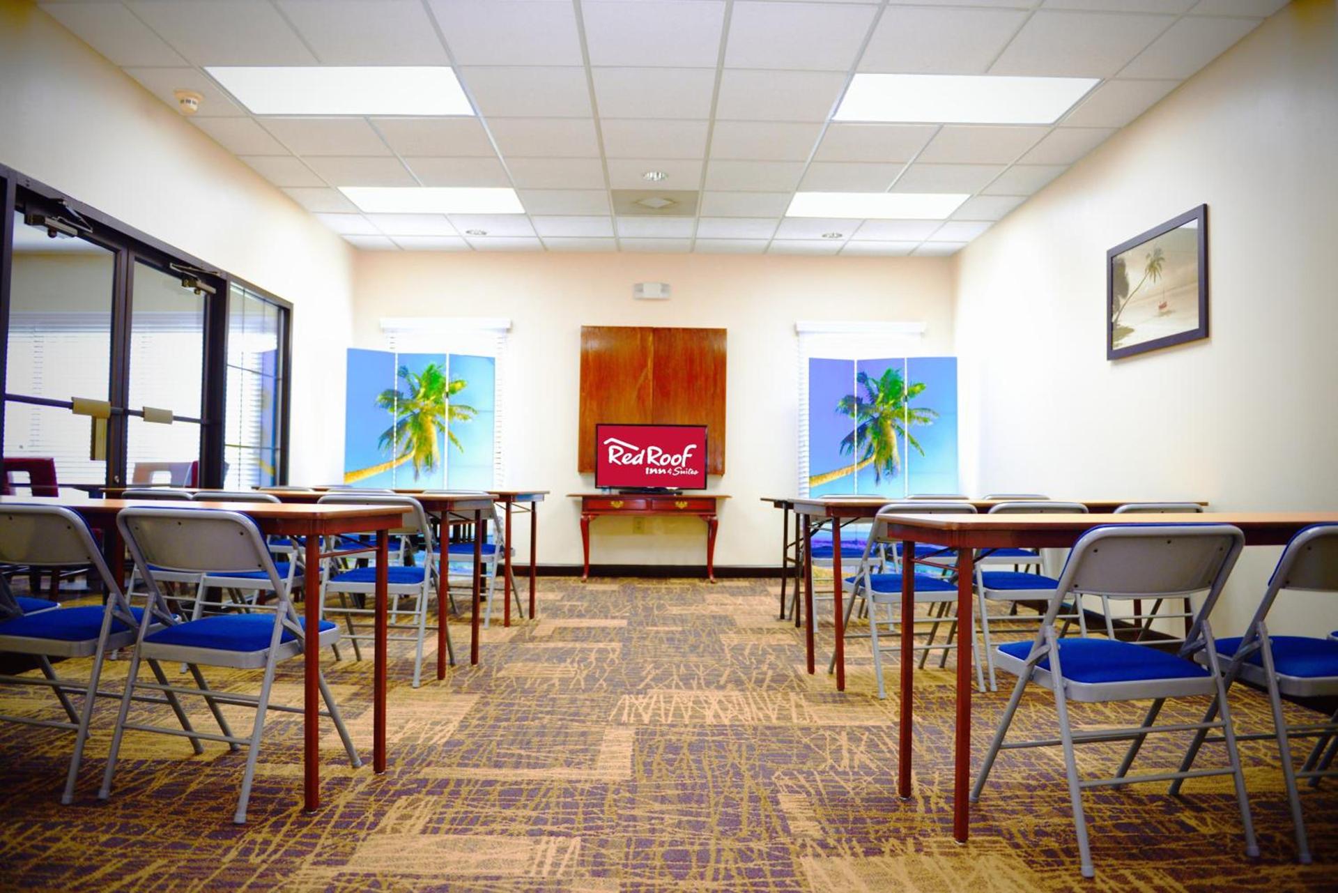 Red Roof Inn & Suites Commerce - Athens photo 20