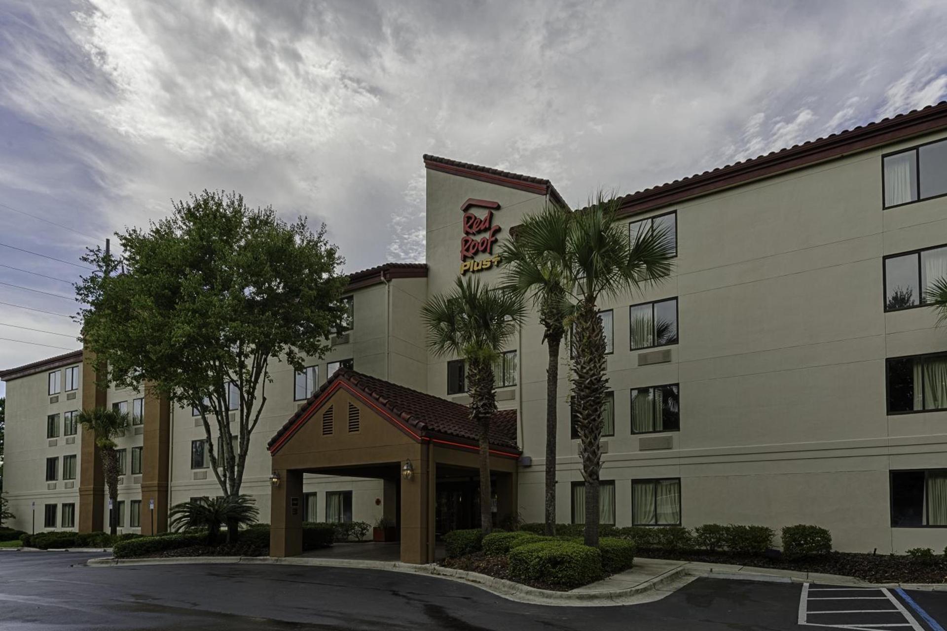 Red Roof Inn PLUS + Gainesville photo 4