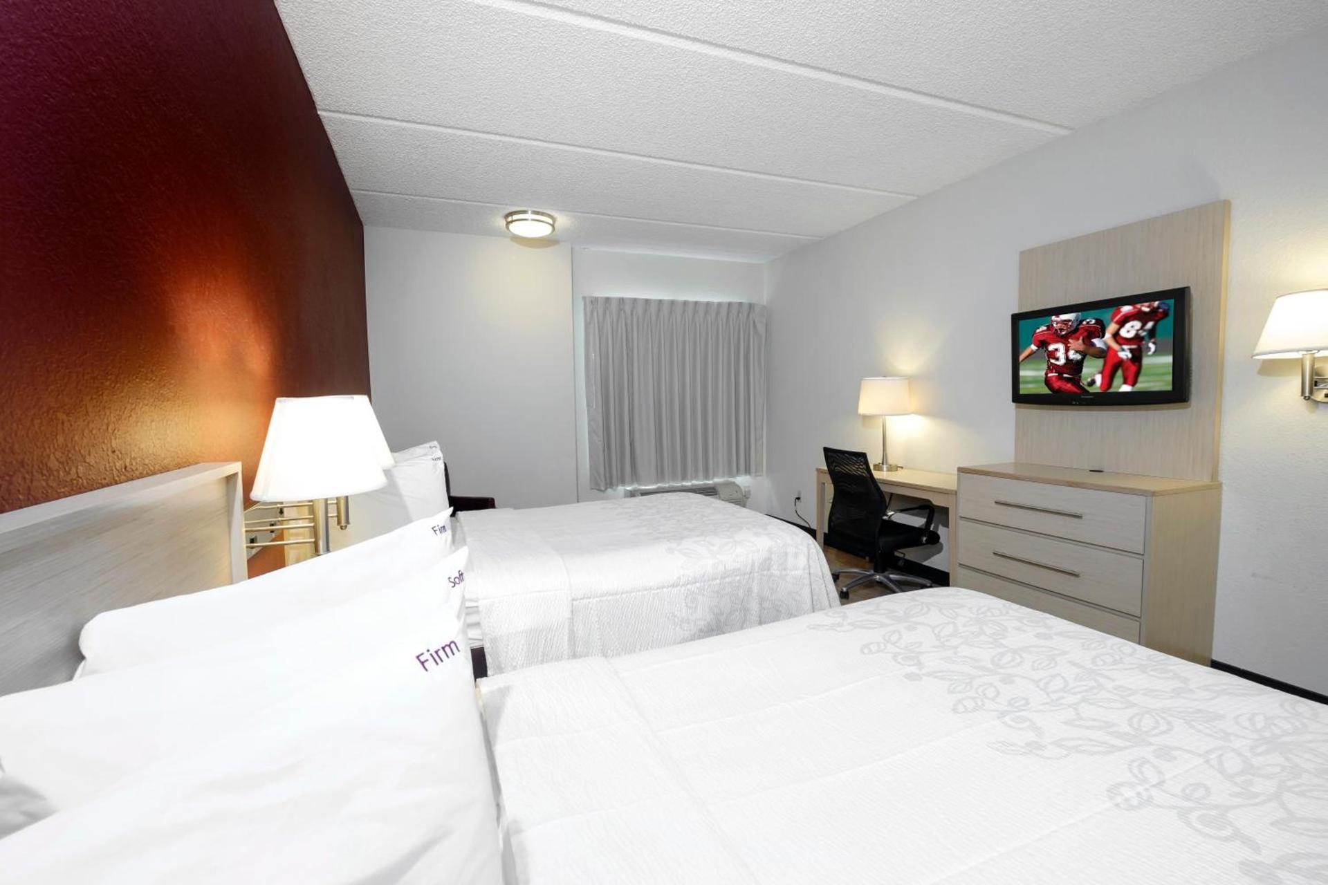 Red Roof Inn PLUS + Gainesville photo 36