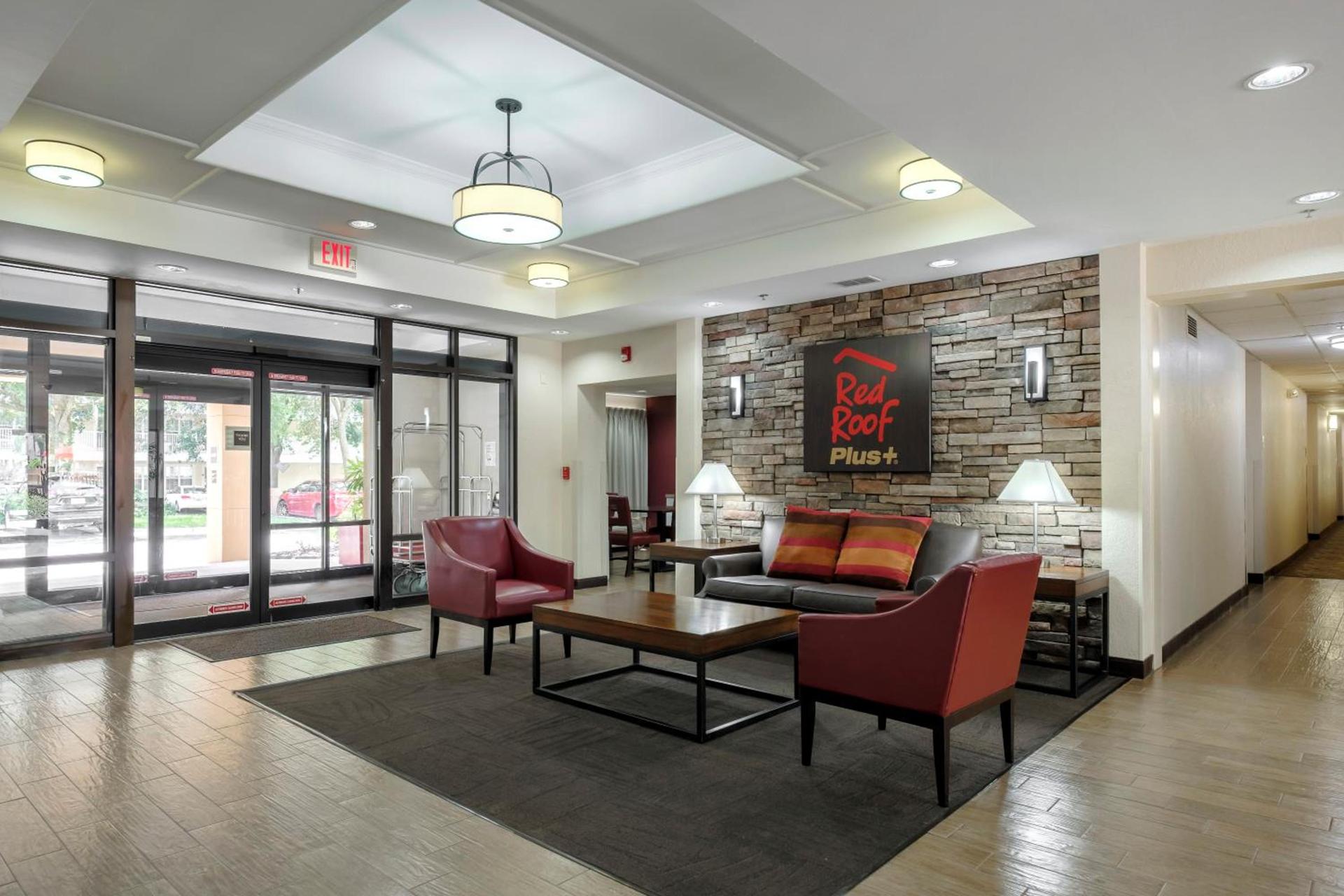 Red Roof Inn PLUS + Gainesville photo 9