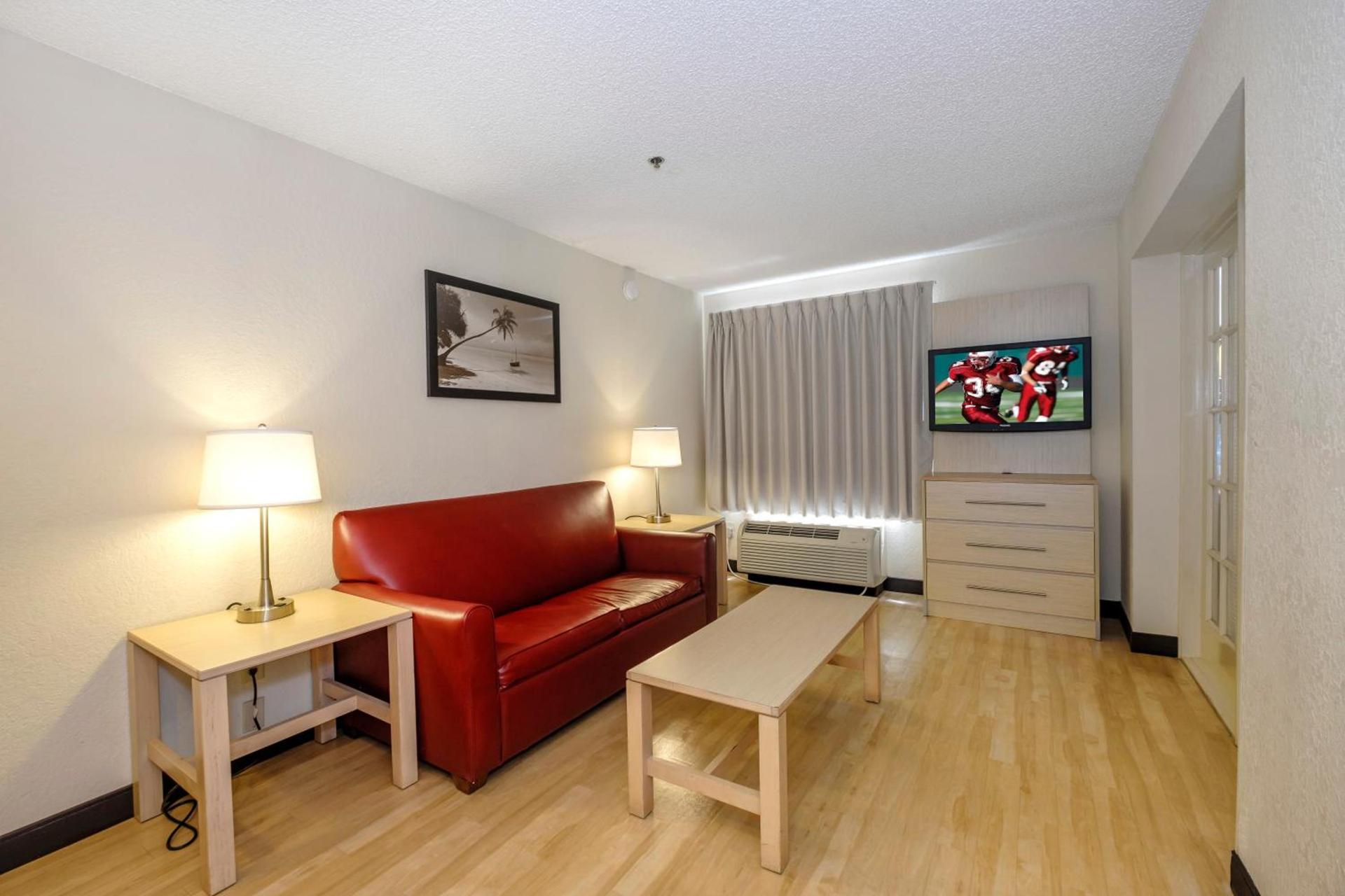 Red Roof Inn PLUS + Gainesville photo 18
