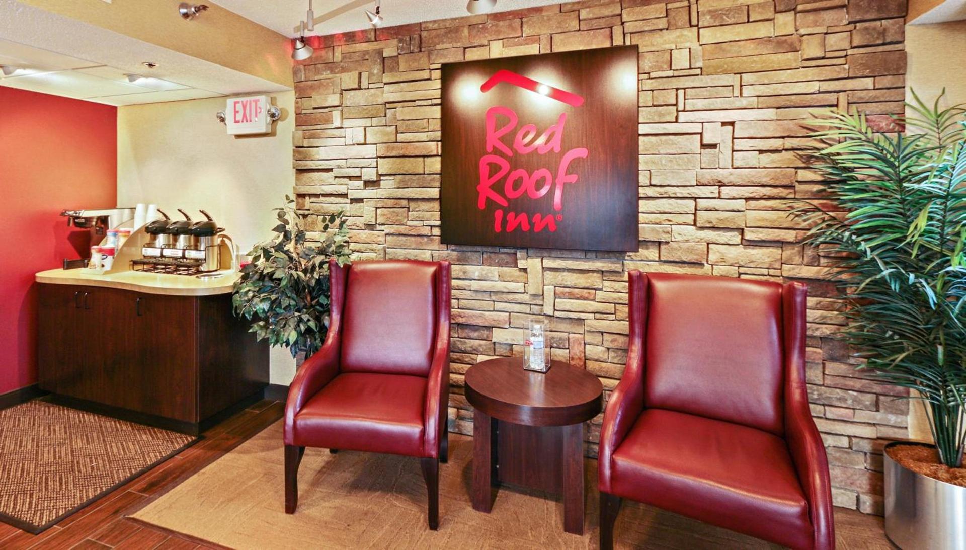 Red Roof Inn Johnson City photo 4