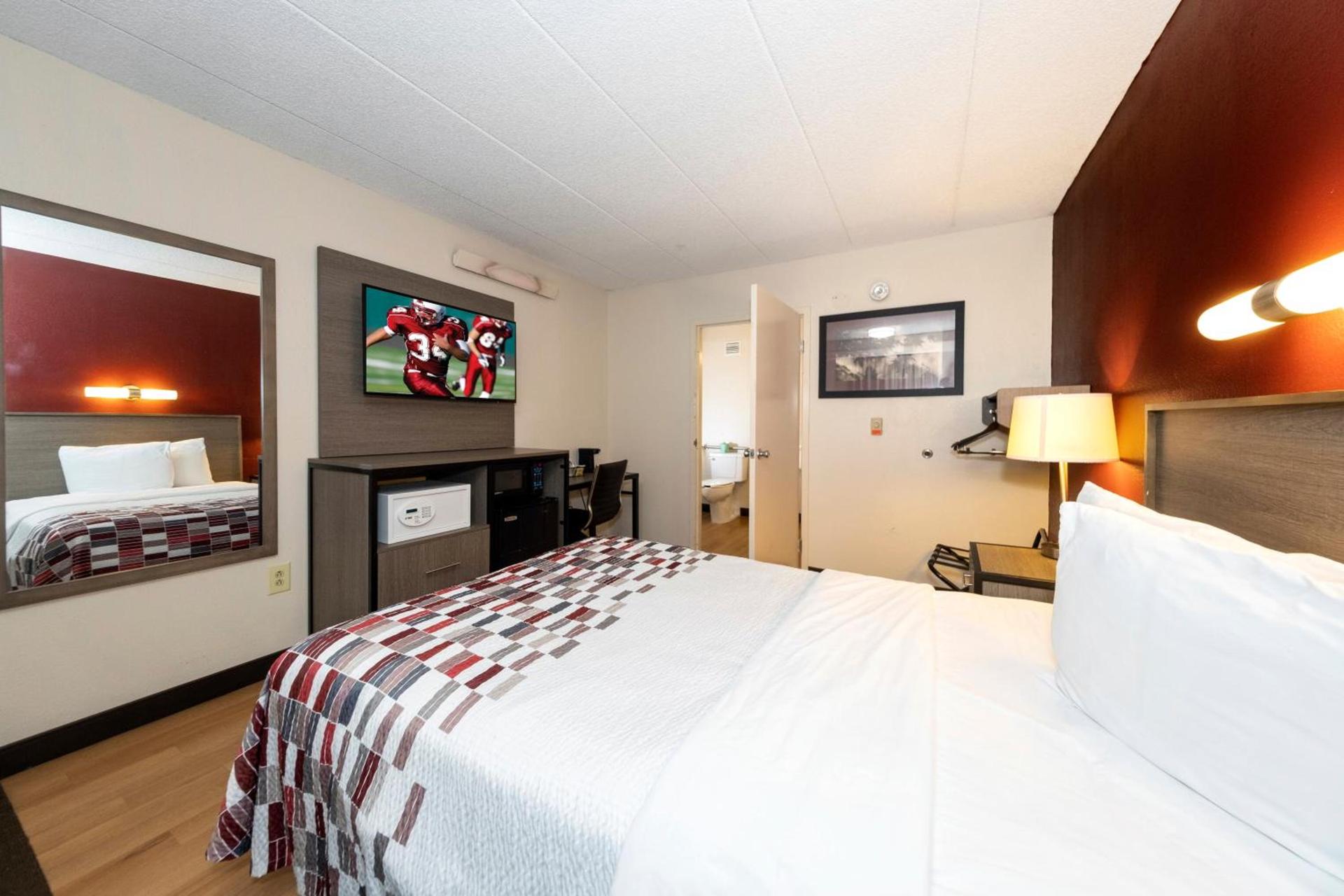 Red Roof Inn Tinton Falls-Jersey Shore photo 21
