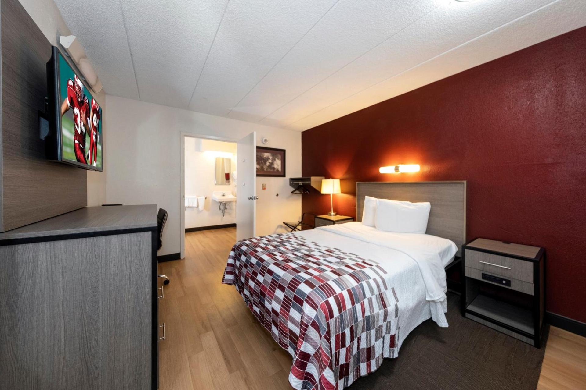 Red Roof Inn Tinton Falls-Jersey Shore photo 20