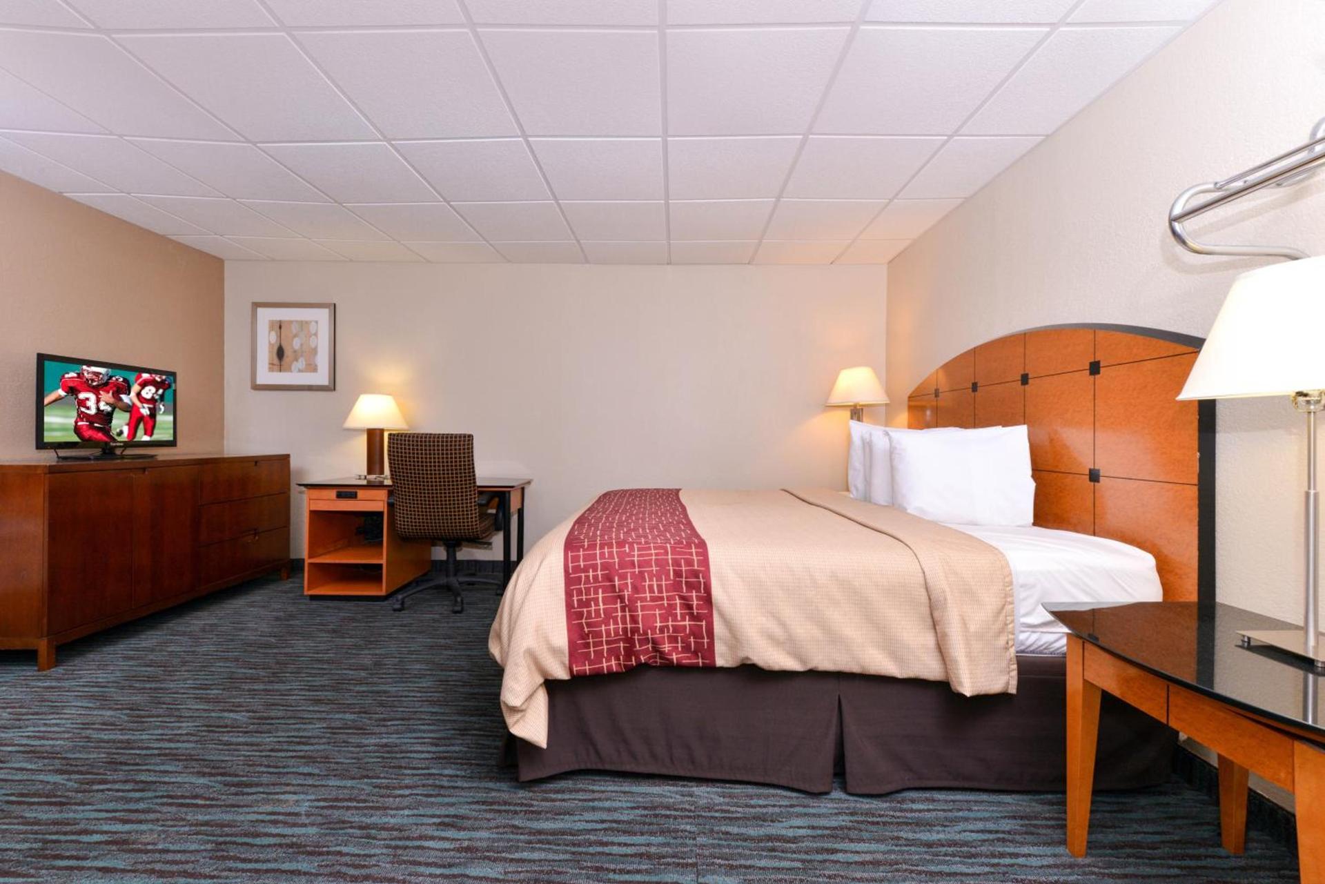 Red Roof Inn Chambersburg photo 17