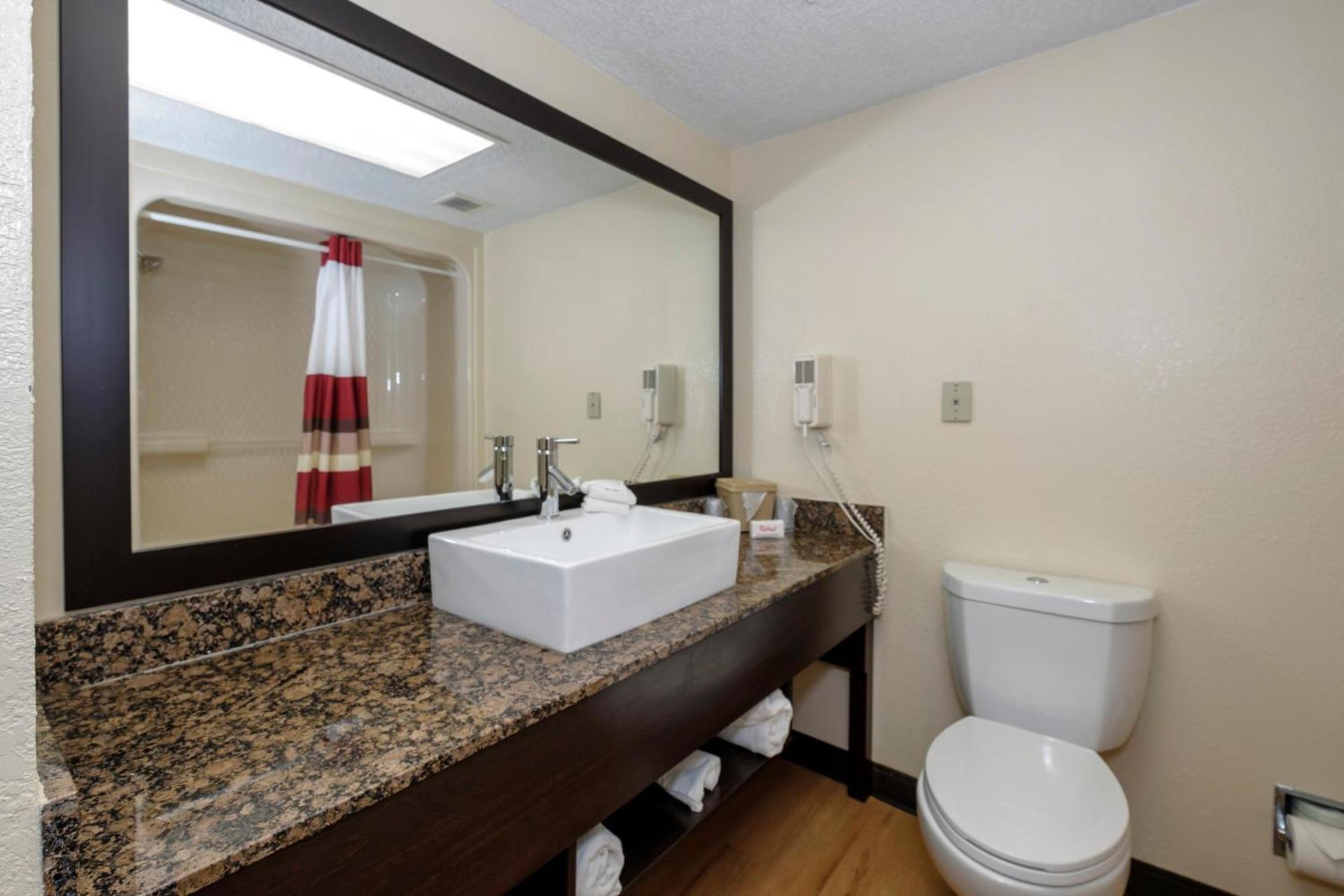 Red Roof Inn PLUS+ & Suites Opelika photo 48