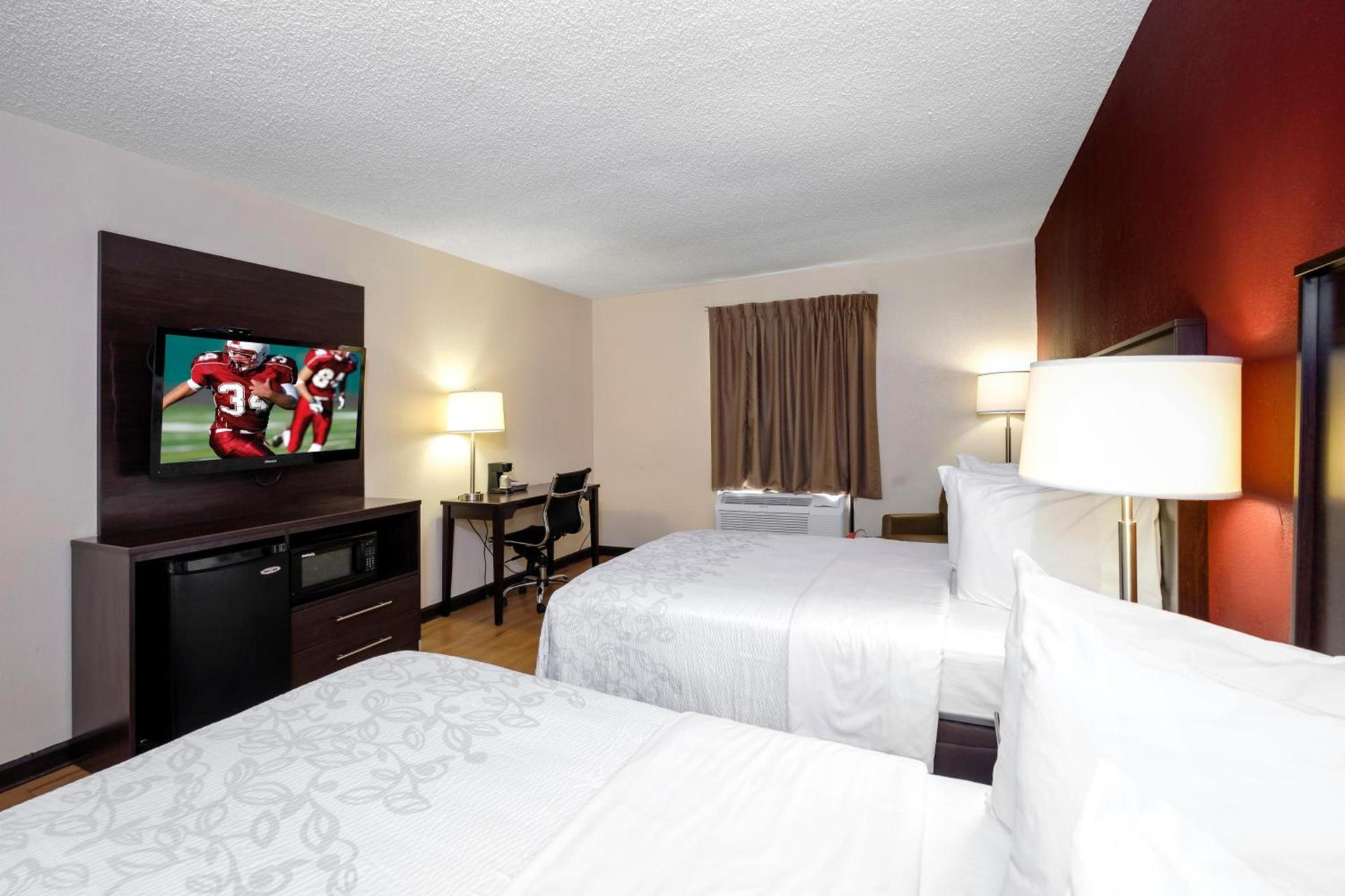 Red Roof Inn PLUS+ & Suites Opelika photo 19