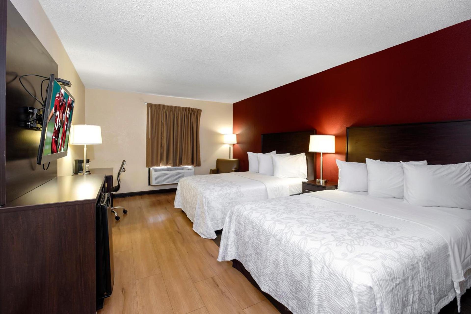 Red Roof Inn PLUS+ & Suites Opelika photo 18