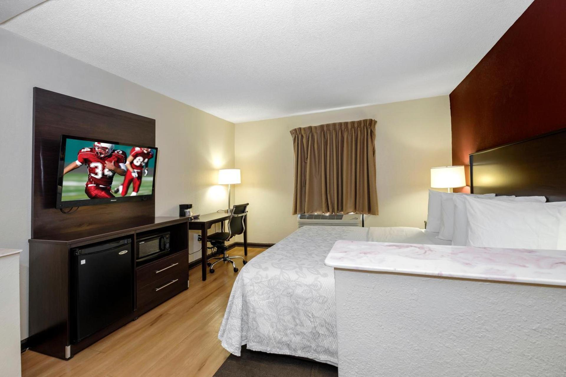 Red Roof Inn PLUS+ & Suites Opelika photo 28