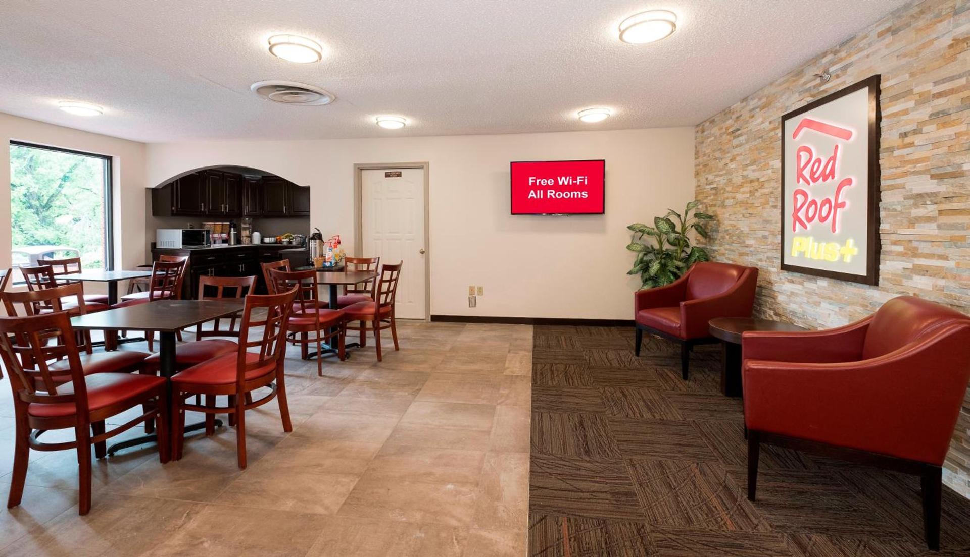 Red Roof Inn PLUS+ & Suites Opelika photo 13