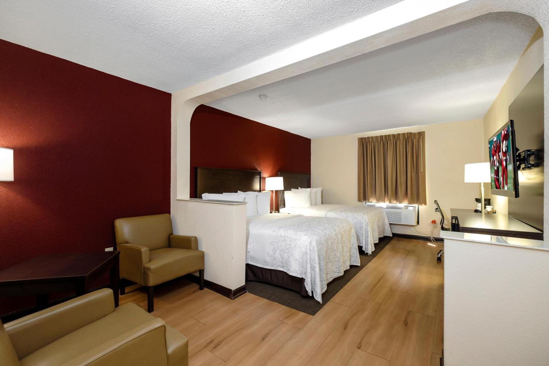 Red Roof Inn PLUS+ & Suites Opelika photo 22