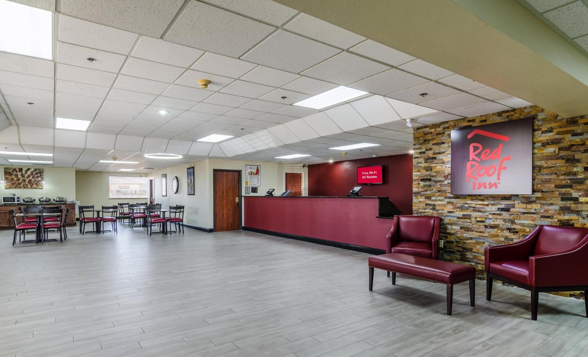 Red Roof Inn & Conference Center Wichita Airport photo 11