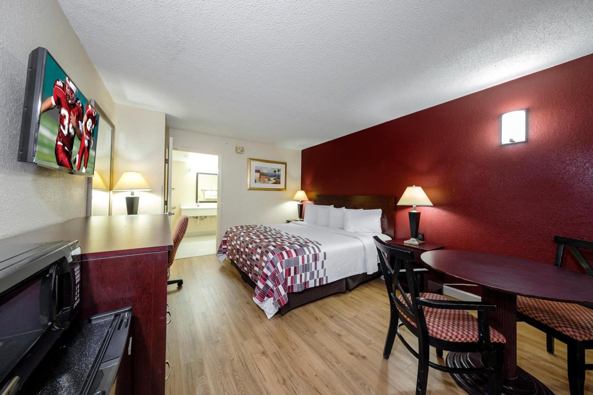 Red Roof Inn Ellenton - Bradenton NE photo 23