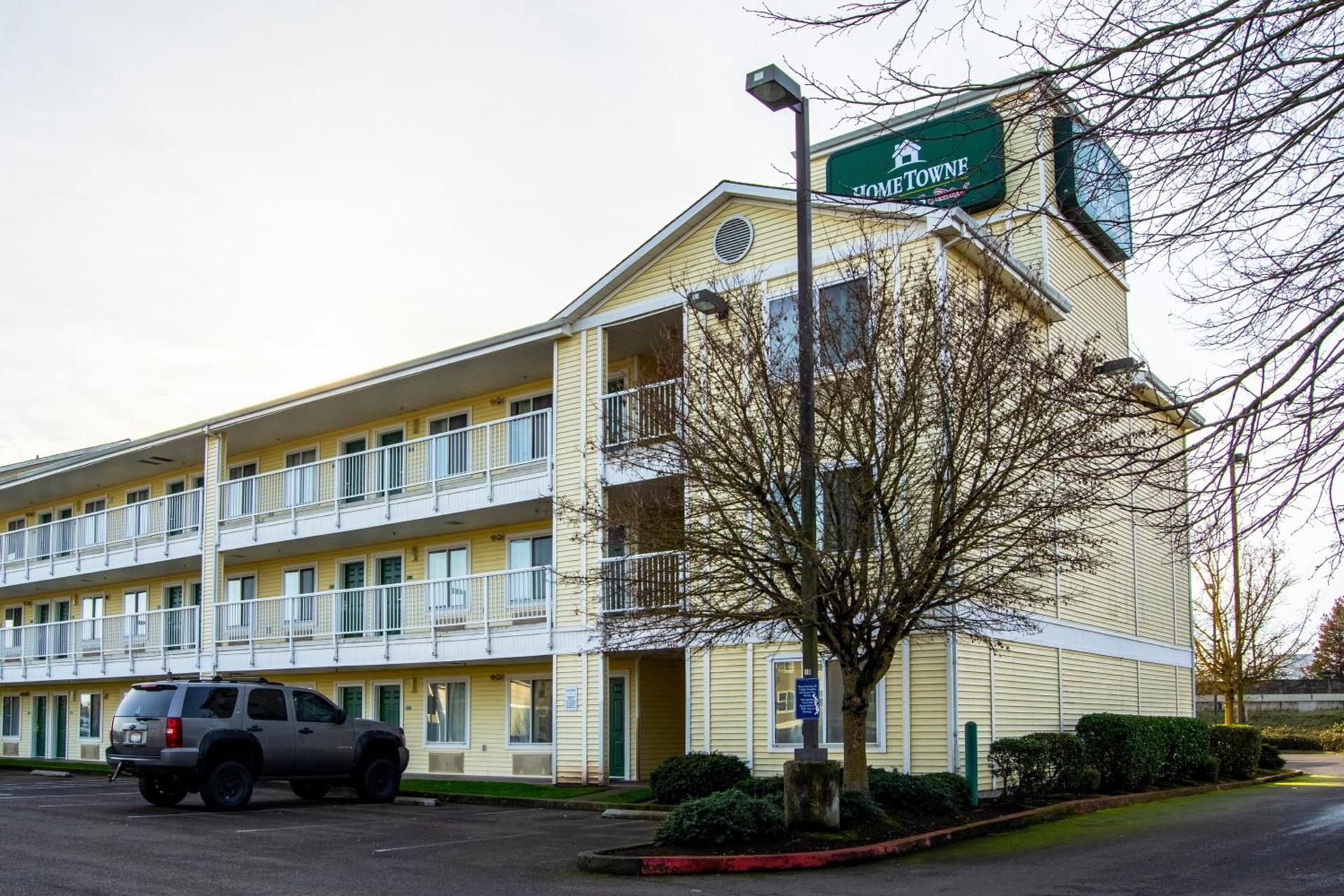 HomeTowne Studios by Red Roof Salem, OR — hotel in Salem