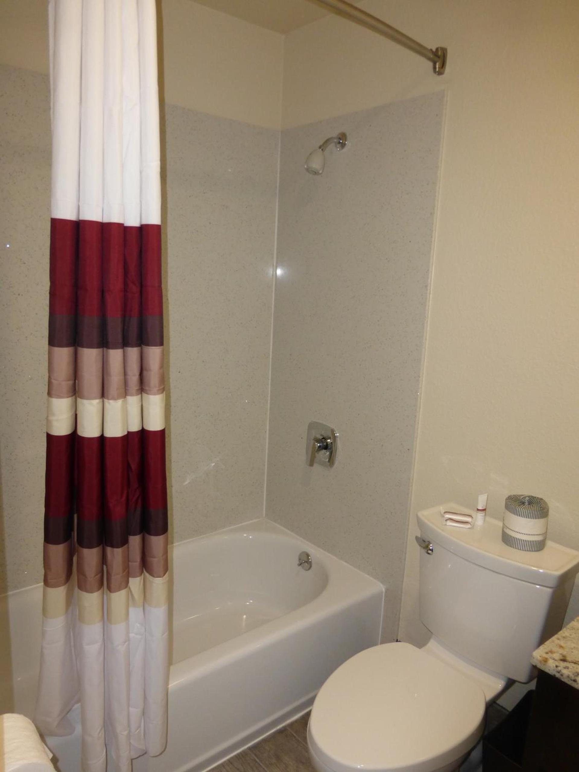 Red Roof Inn Hayward photo 12