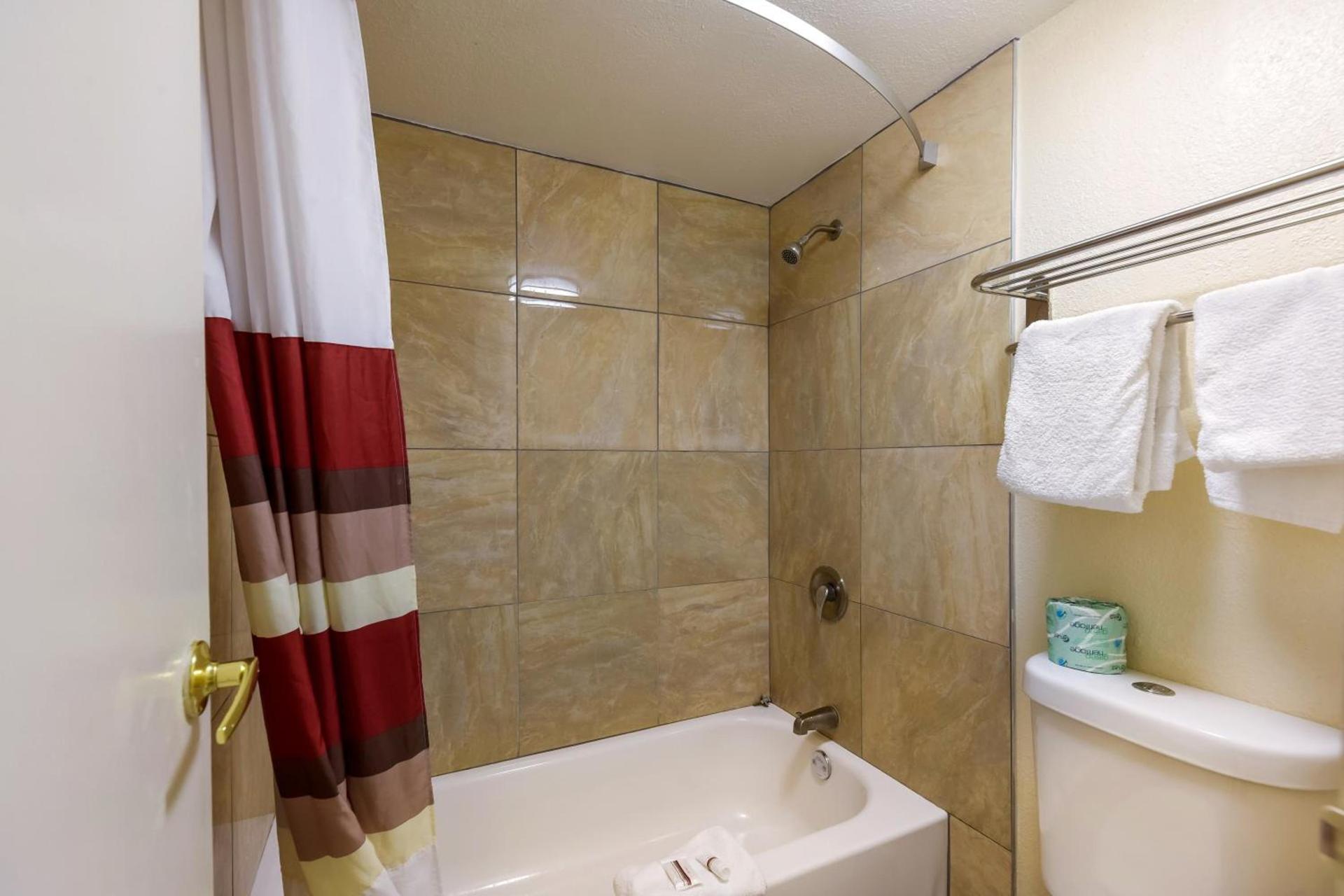 Red Roof Inn Plano photo 18
