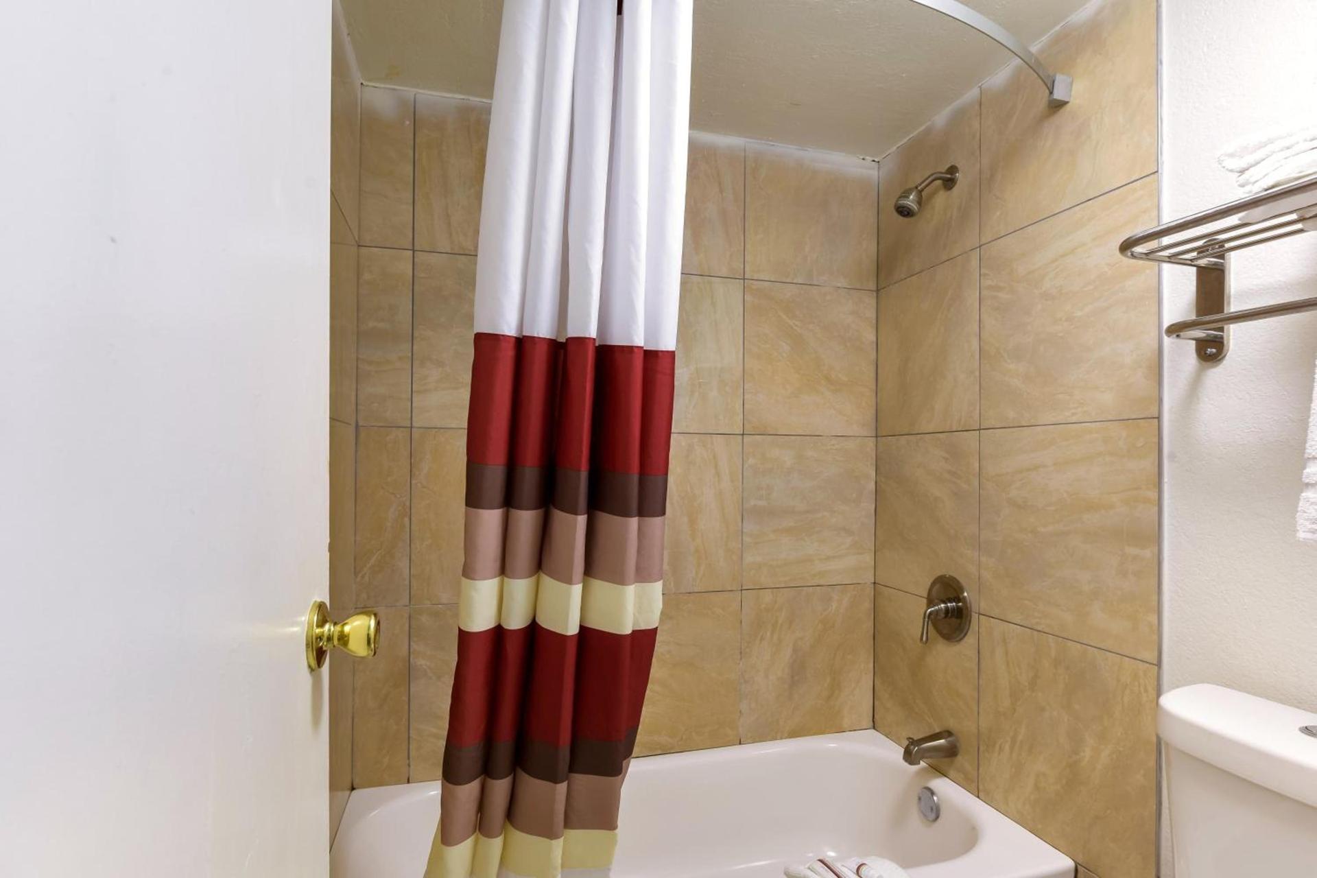 Red Roof Inn Plano photo 16