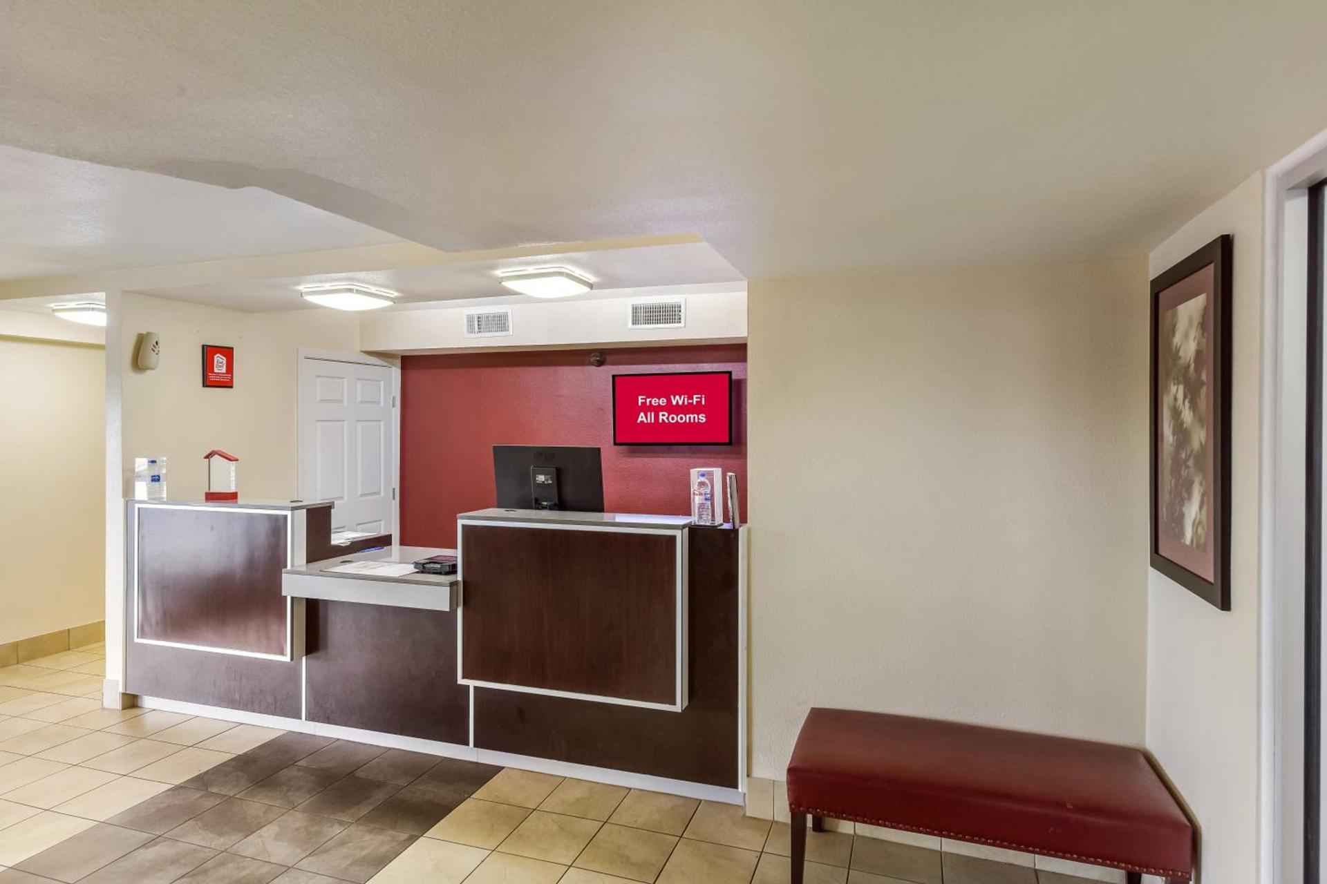 Red Roof Inn Plano photo 9