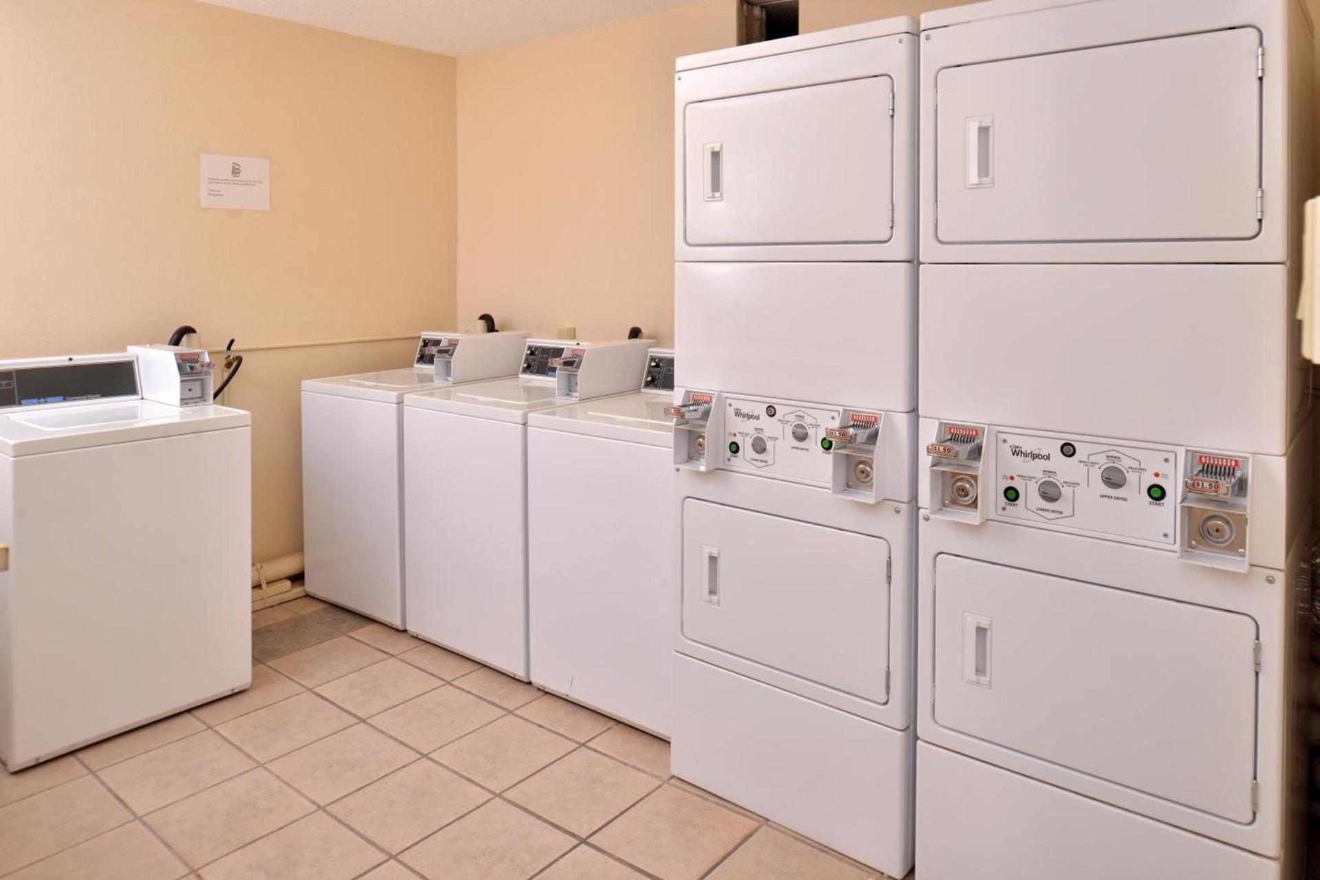 Red Roof Inn Van Horn photo 9