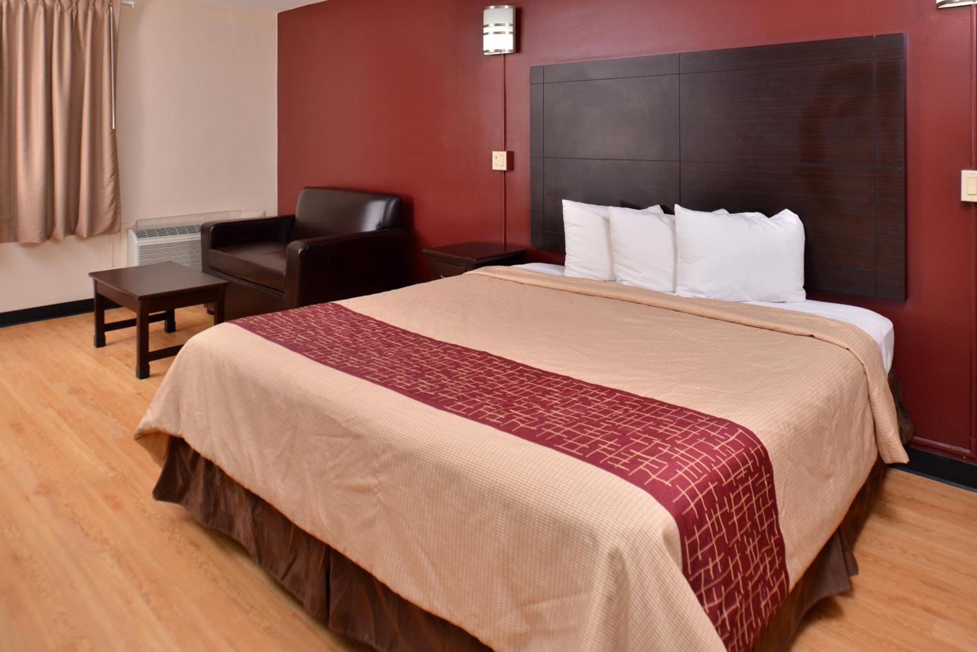 Red Roof Inn Van Horn photo 17