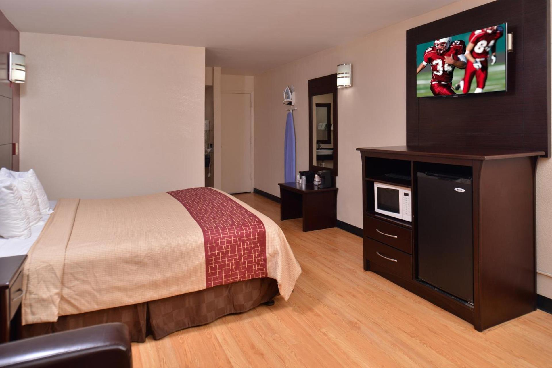 Red Roof Inn Van Horn photo 24