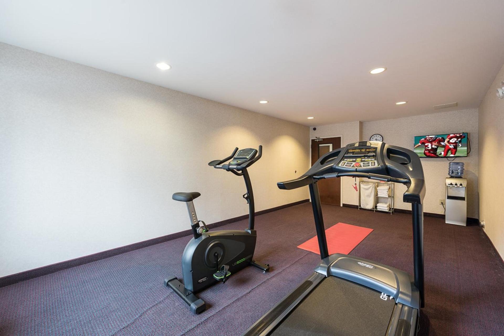 Red Roof Inn Etowah – Athens, TN photo 21