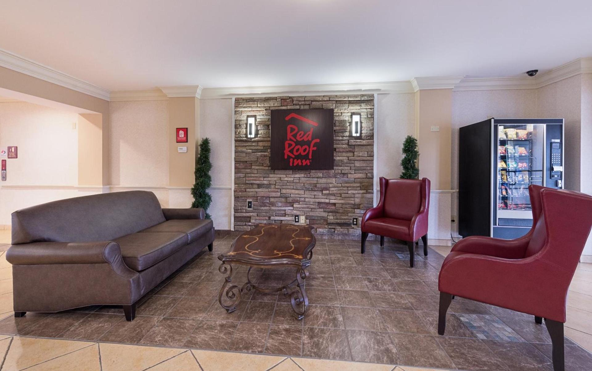 Red Roof Inn Etowah – Athens, TN photo 13