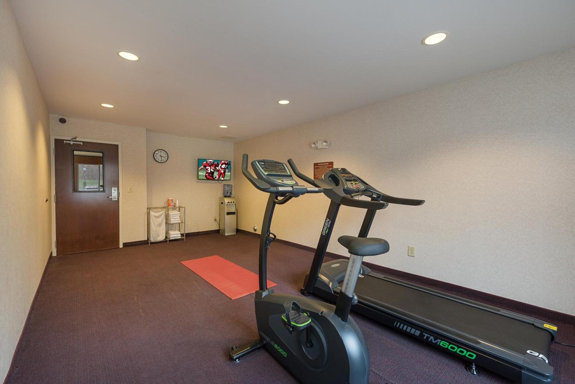Red Roof Inn Etowah – Athens, TN photo 20
