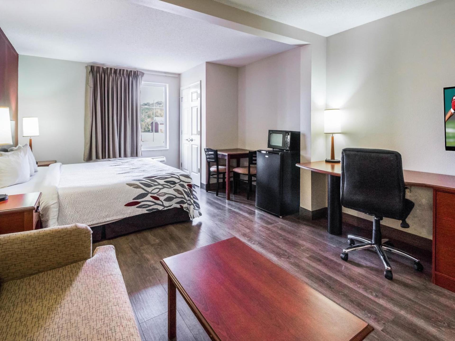 Red Roof Inn Etowah – Athens, TN photo 27