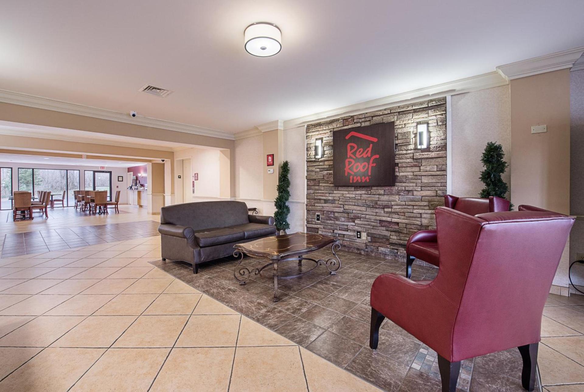 Red Roof Inn Etowah – Athens, TN photo 12