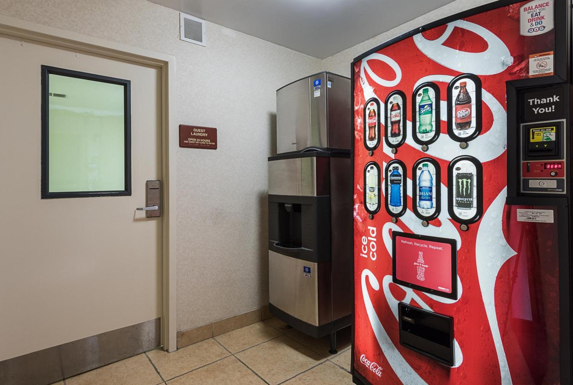 Red Roof Inn Etowah – Athens, TN photo 22