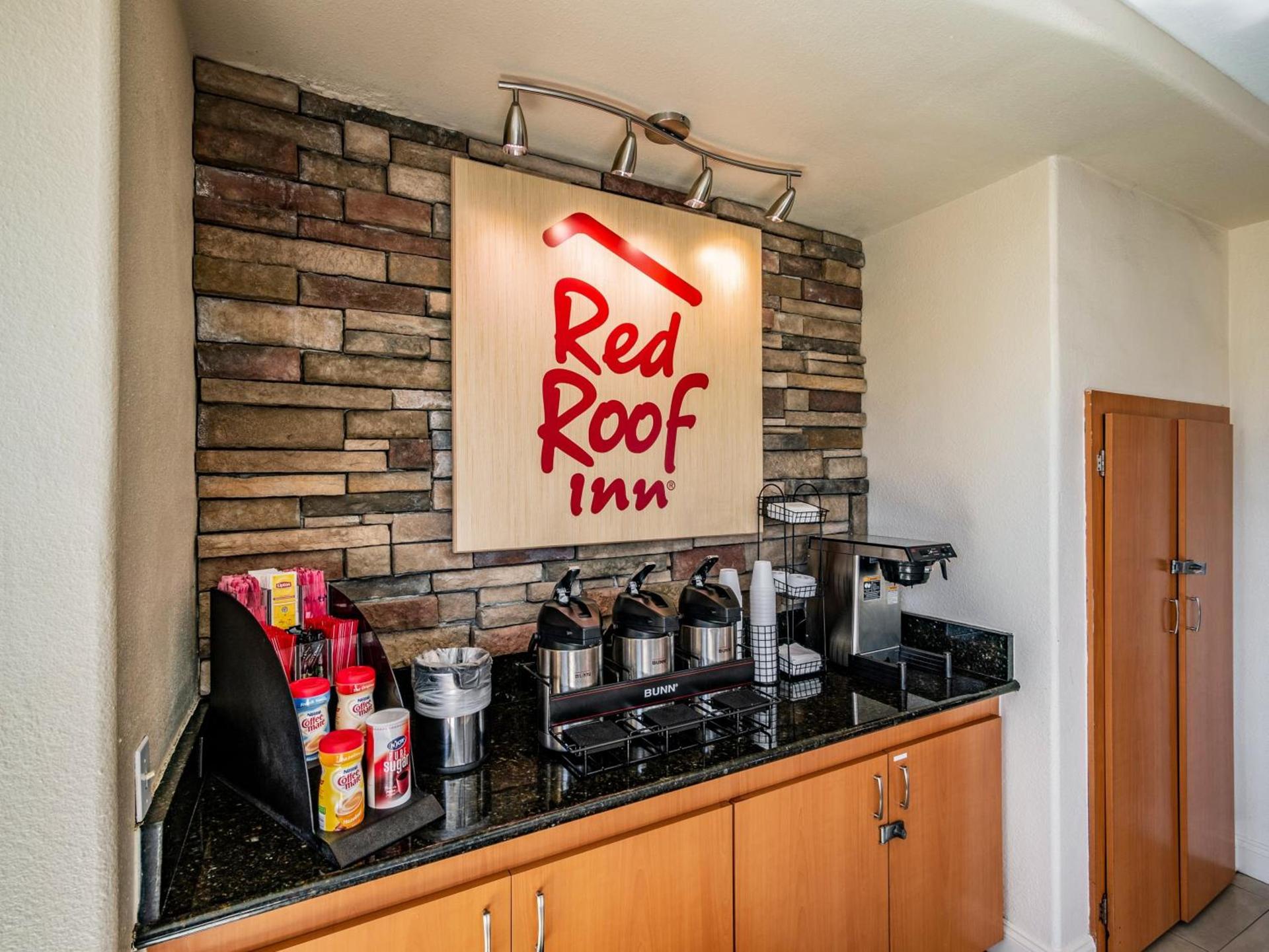 Red Roof Inn Orlando South - Florida Mall photo 2