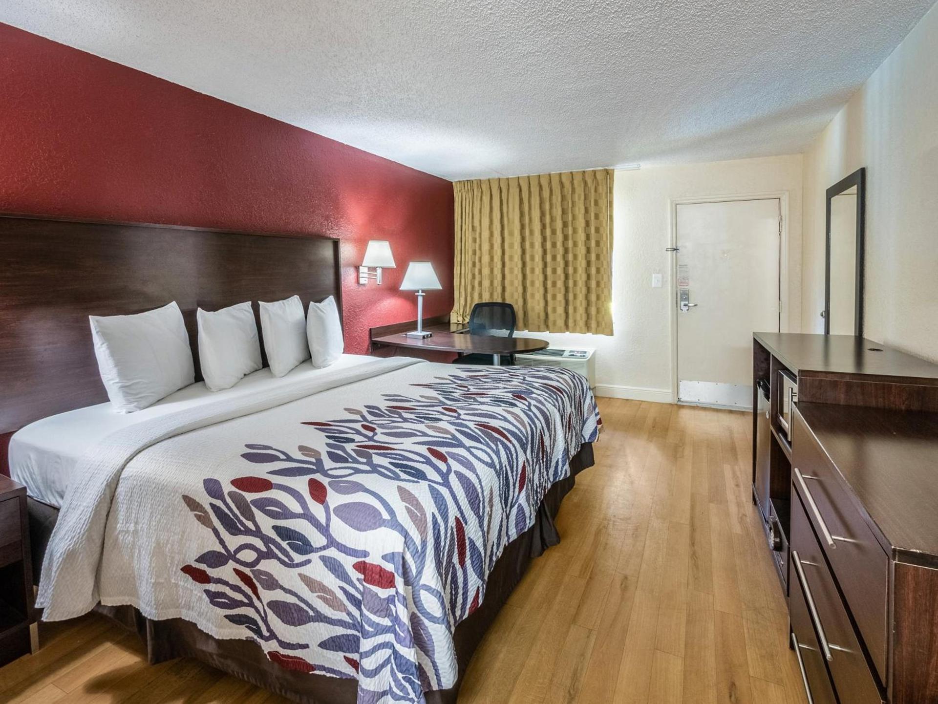 Red Roof Inn Orlando South - Florida Mall photo 14