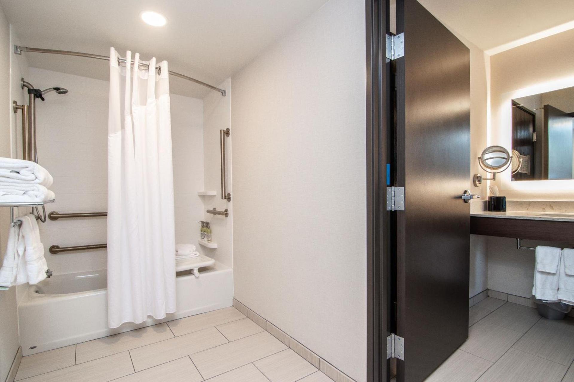 Holiday Inn Express Spokane-Downtown by IHG photo 10